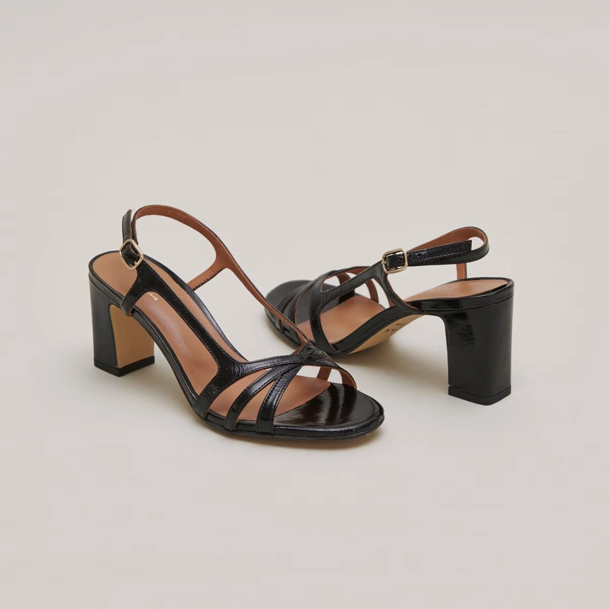 088- Vaiana Cuir Brillant Noir Stylish Footwear