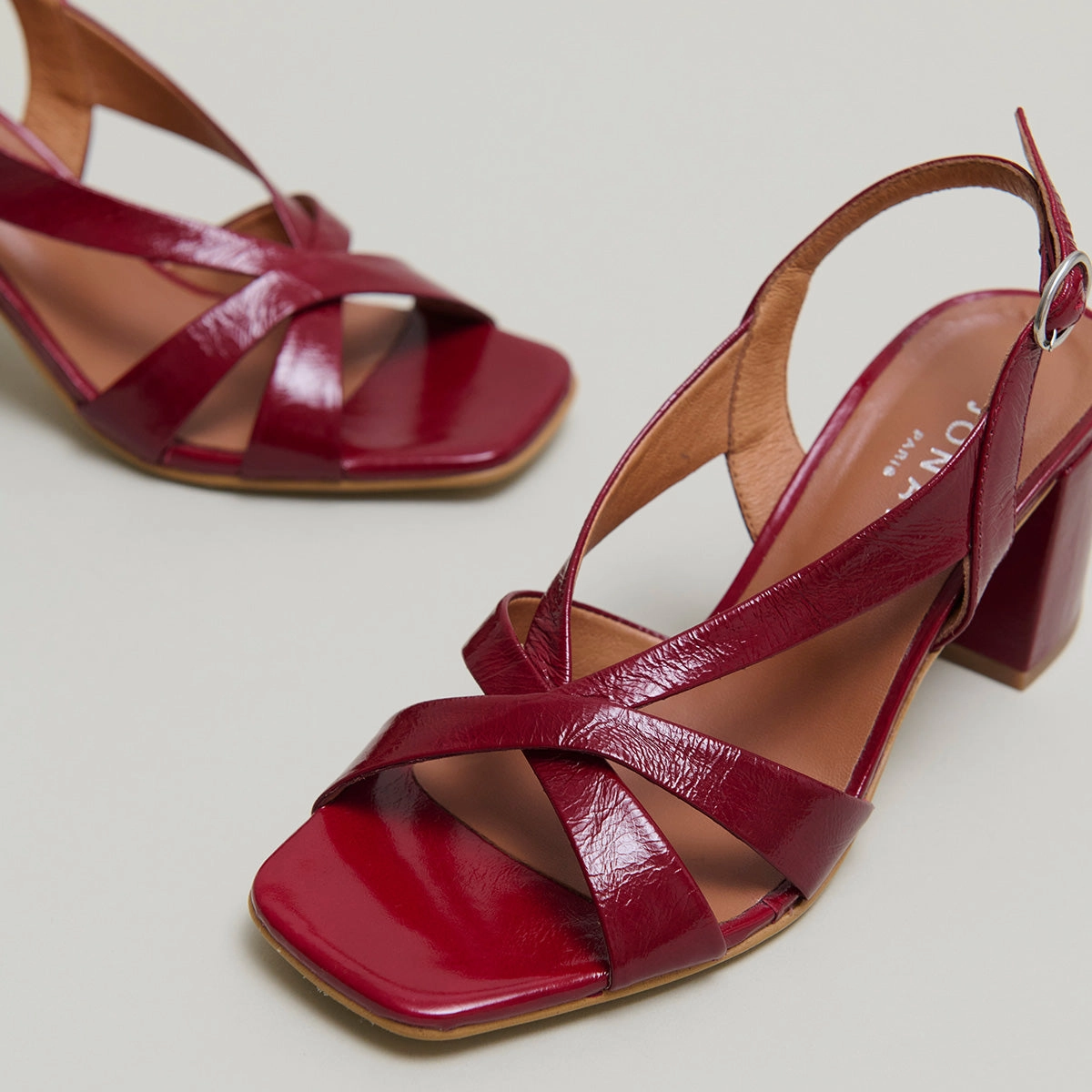 088- Vanity Cuir Brillant Rouge-Carmin Stylish Footwear