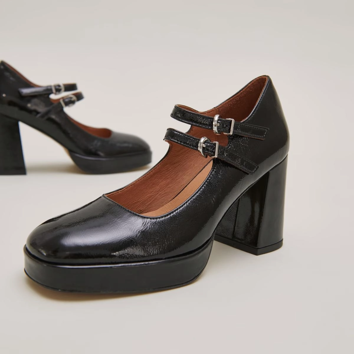 088- Verite Vernis Plisse Noir Stylish Footwear