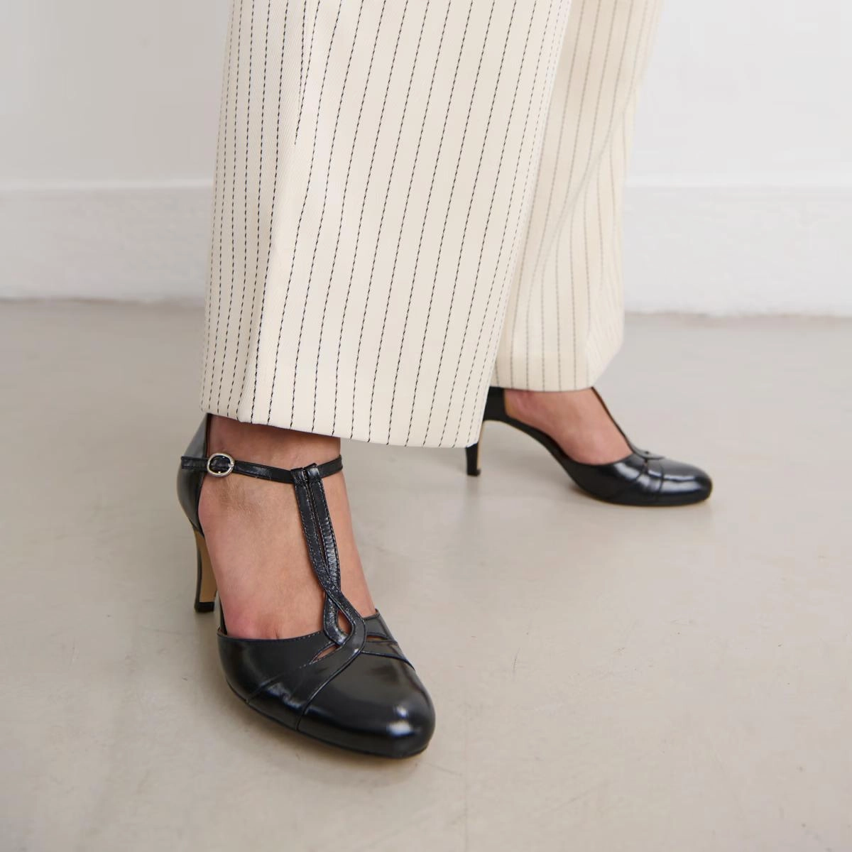 088- Vermeil Cuir Noir Stylish Footwear