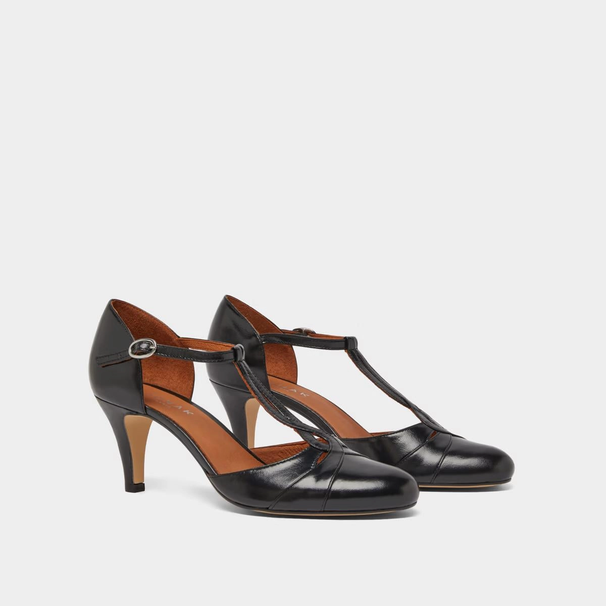 088- Vermeil Cuir Noir Stylish Footwear