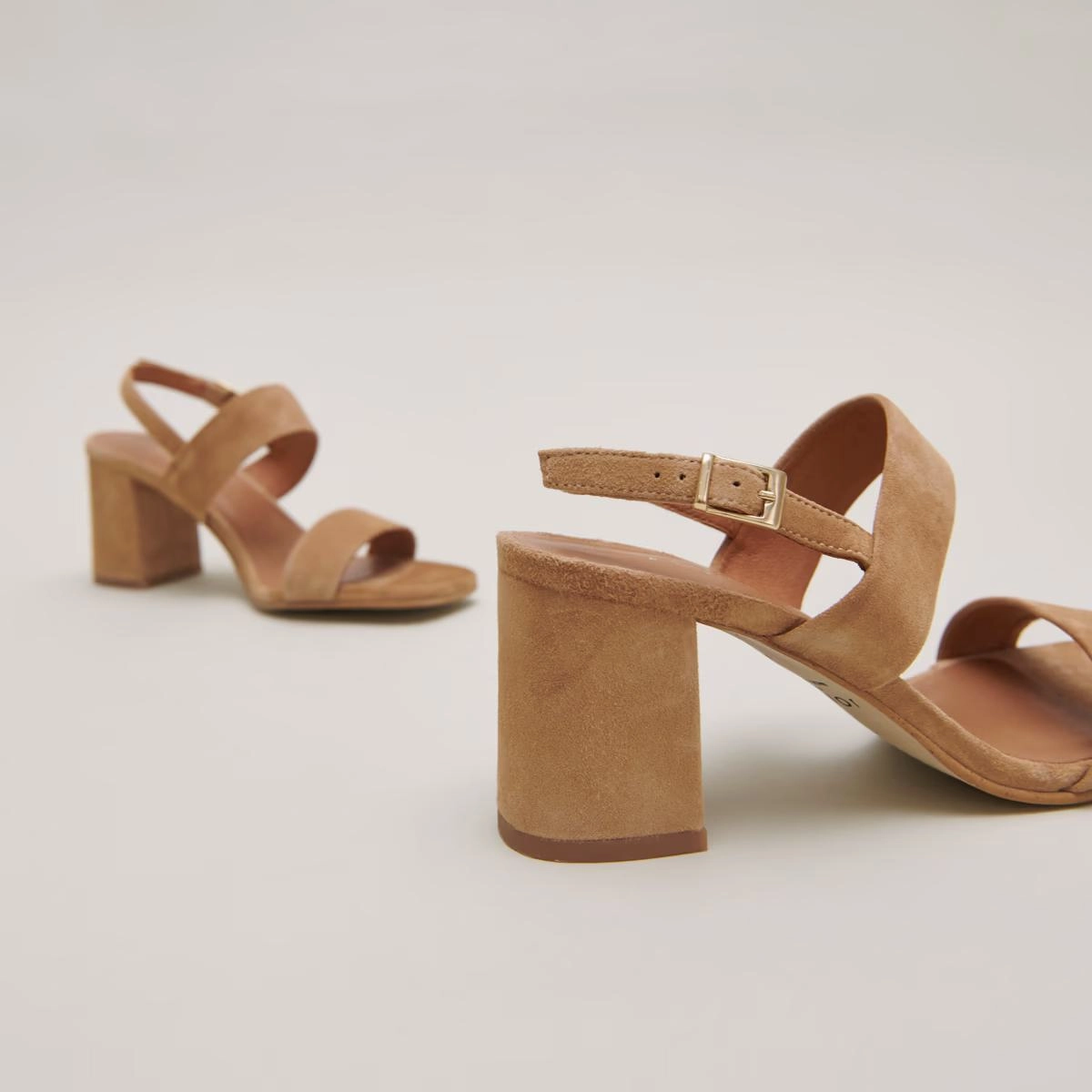 088- Vico Velours Camel Stylish Footwear