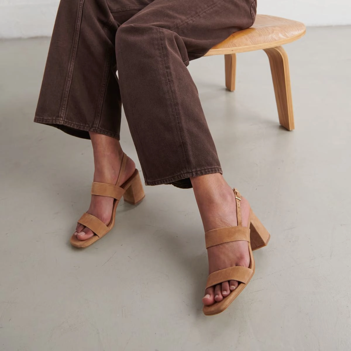 088- Vico Velours Camel Stylish Footwear