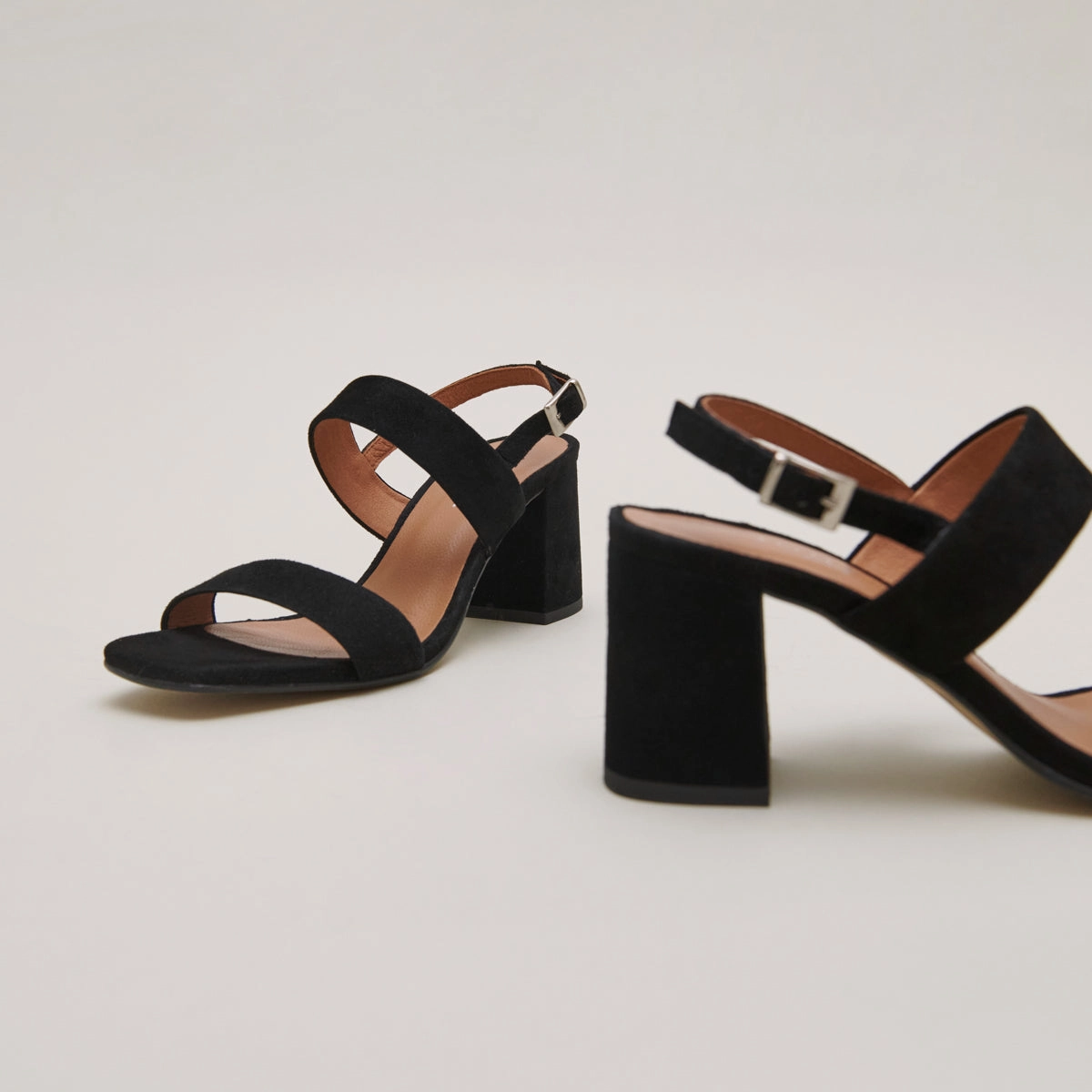 088- Vico Velours Noir Stylish Footwear