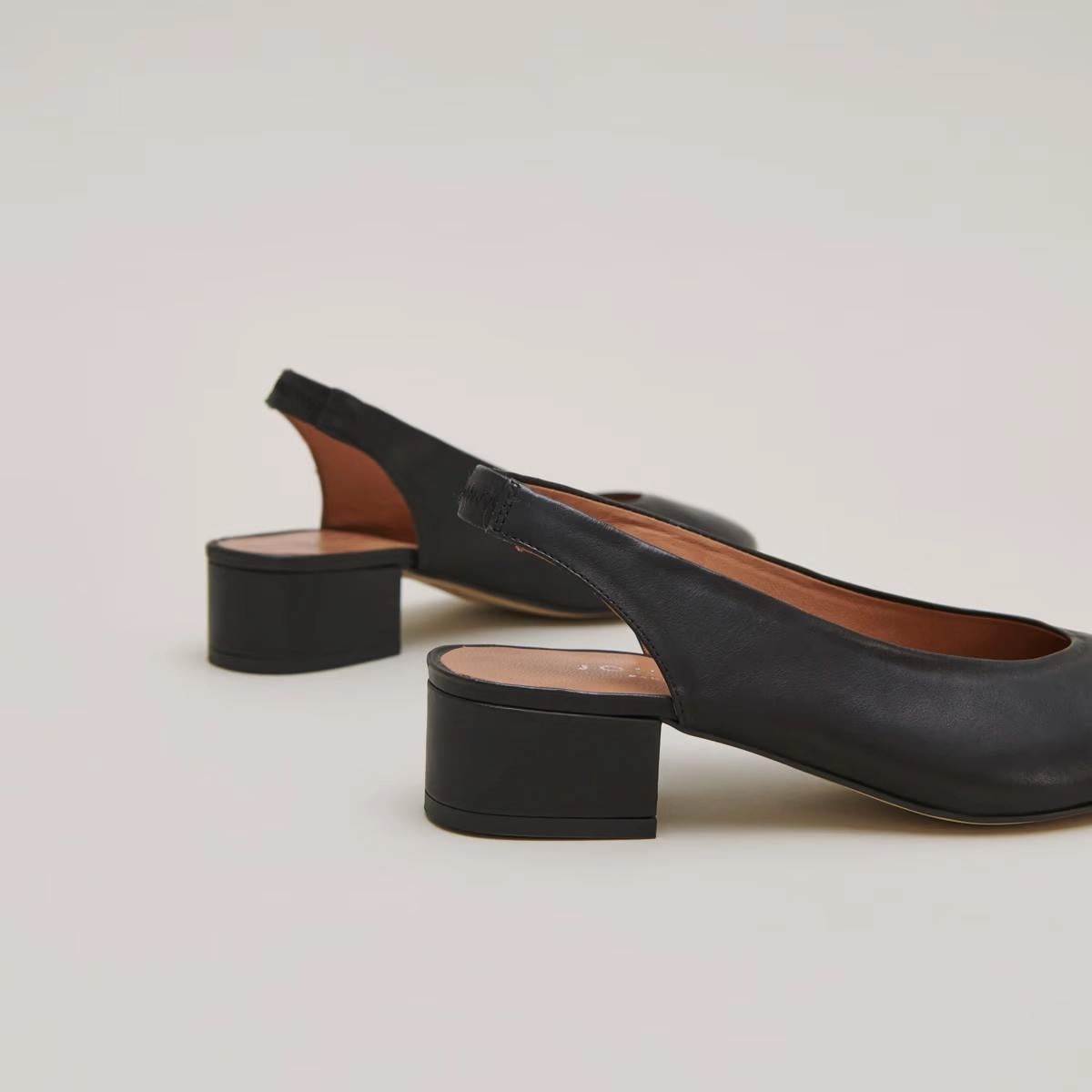 088- Vince Cuir Noir Stylish Footwear