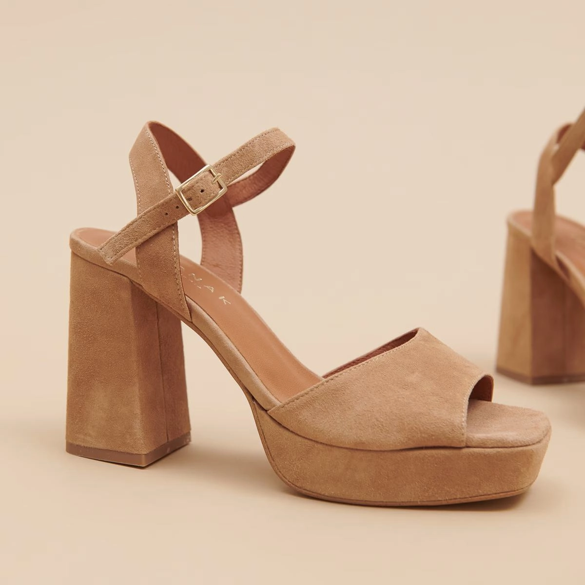 088- Vlada Velours Camel Stylish Footwear