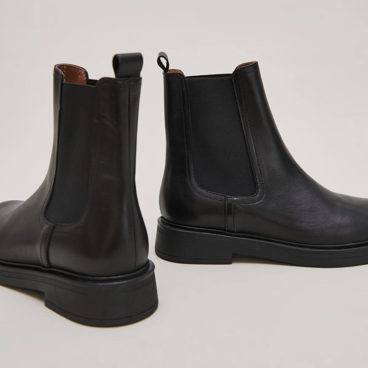 225- Agen Cuir Noir Stylish Footwear