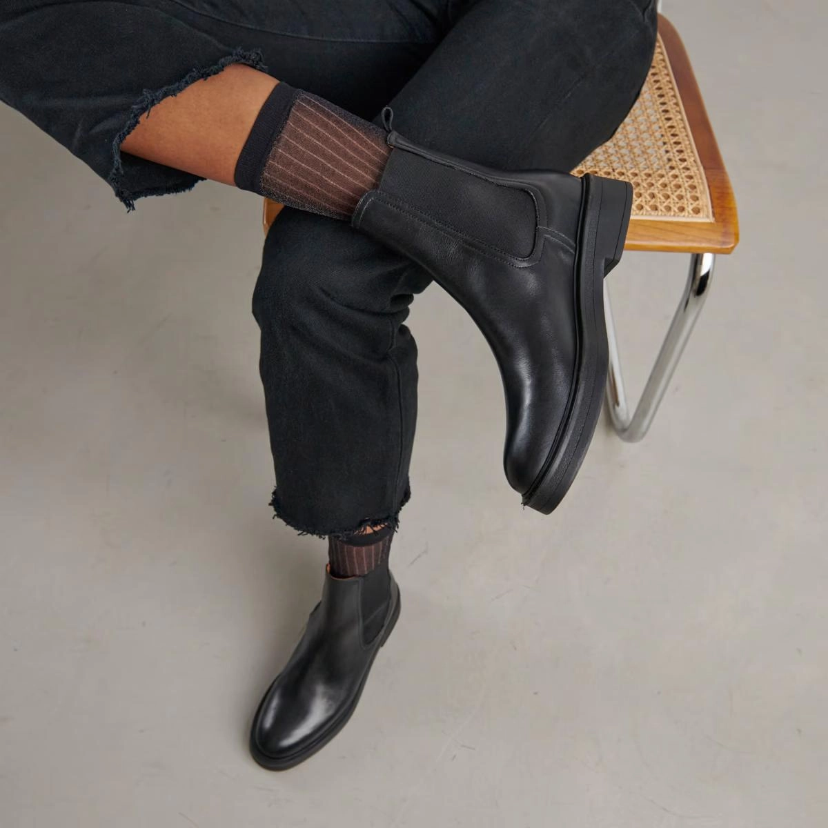 225- Agen Cuir Noir Stylish Footwear