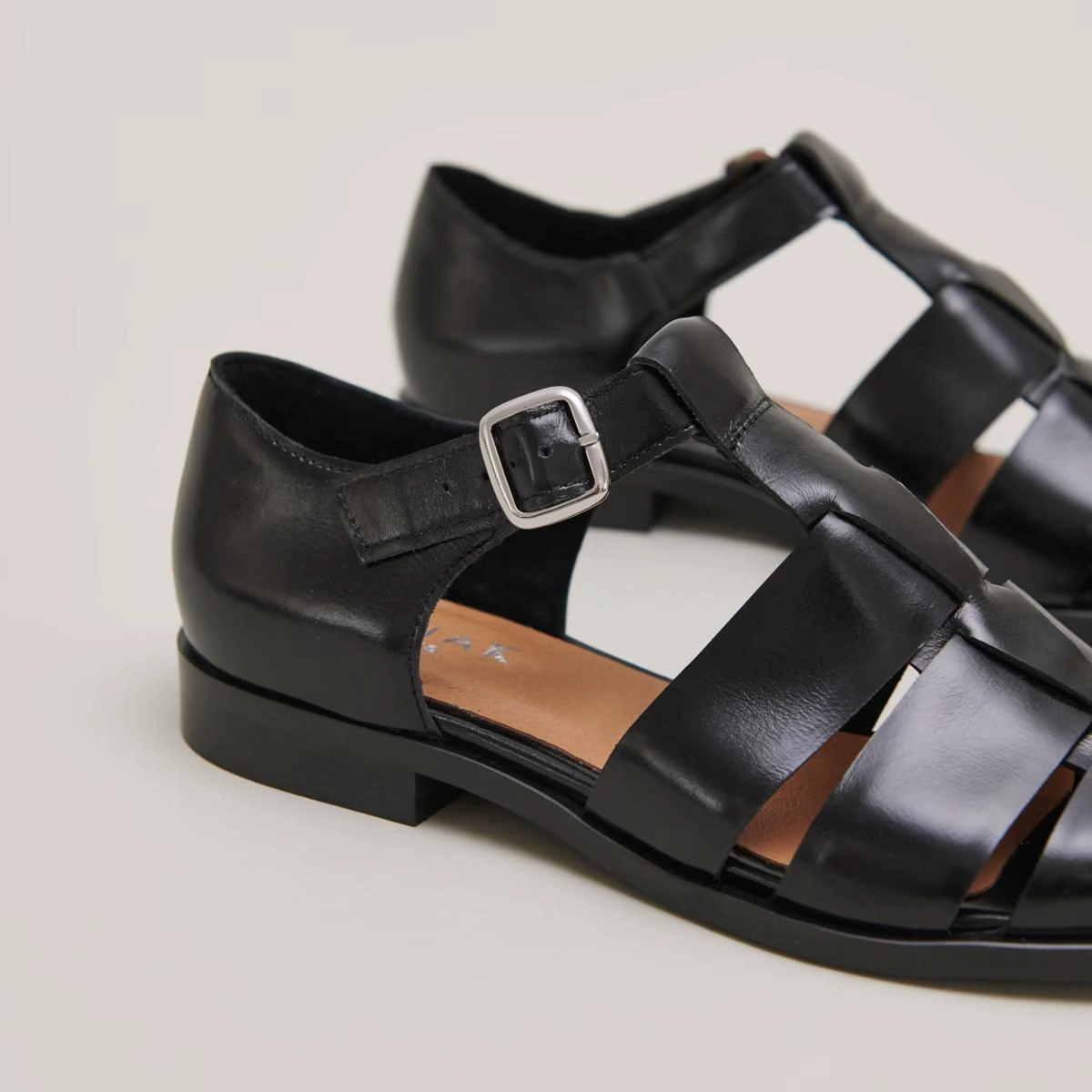 225- Agosta Cuir Noir Stylish Footwear