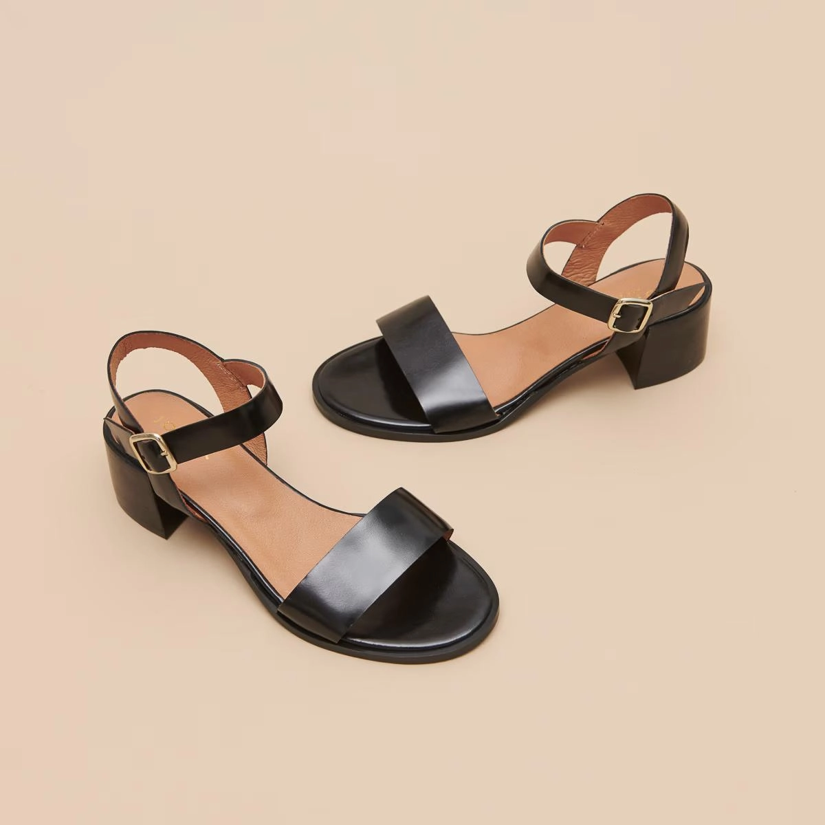 225- Alchimie Cuir Noir Jonak women's stylish shoes with modern design