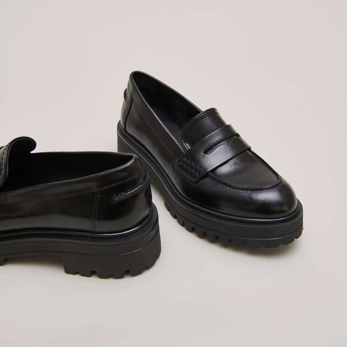 225- Alfi Cuir Noir Stylish Footwear