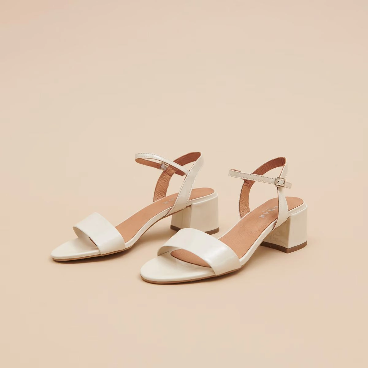 225- Anker Bis Vernis Ecru Stylish Footwear