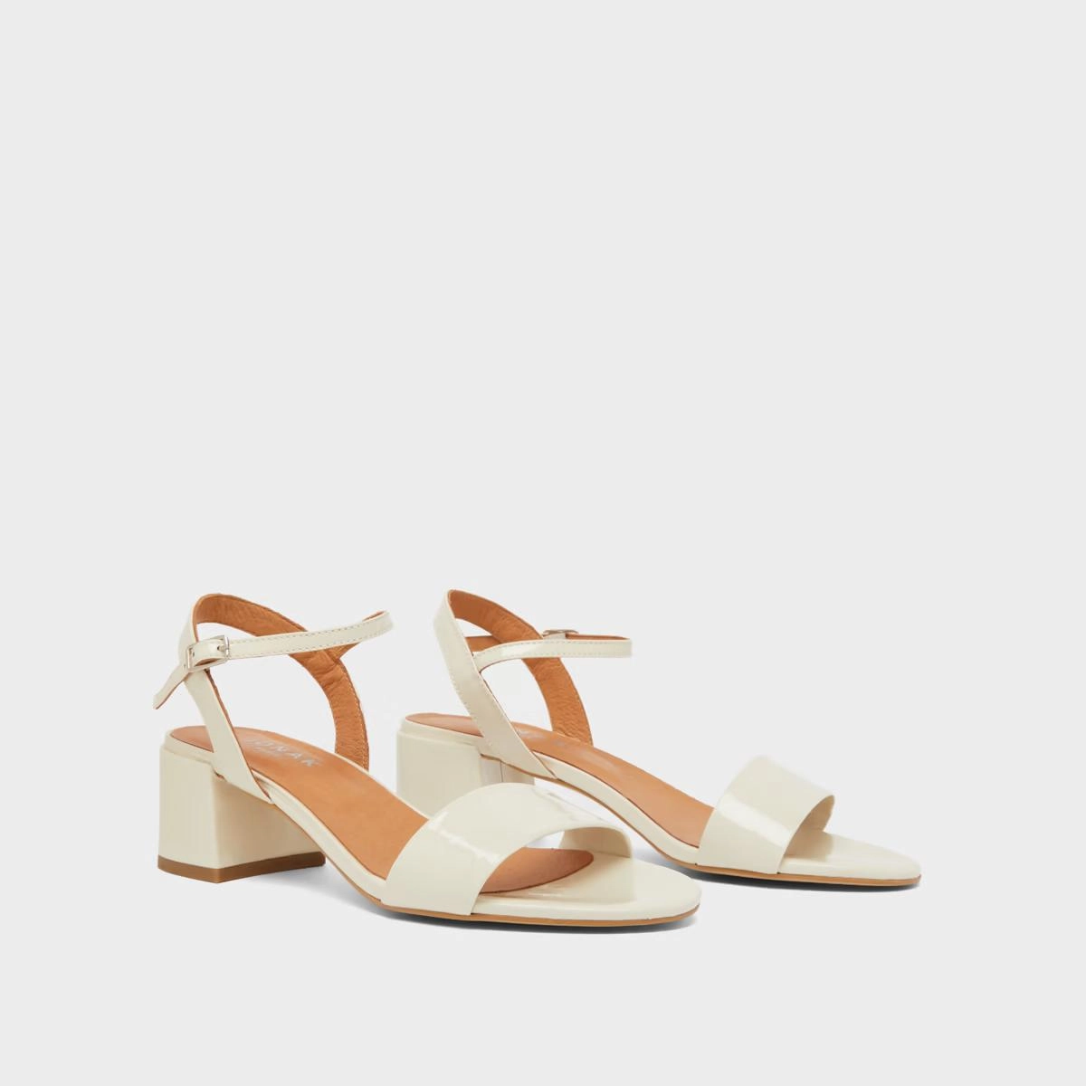 225- Anker Bis Vernis Ecru Stylish Footwear