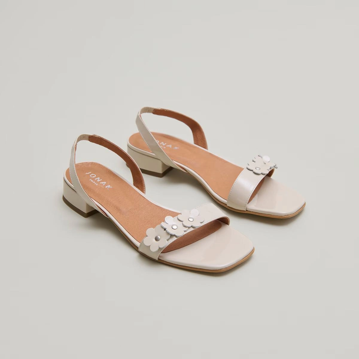 225- Anouchka Vernis B Ecru Jonak women's stylish shoes with modern design