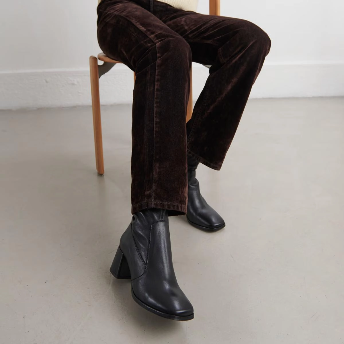 225- Argentat Cuir Noir Stylish Footwear