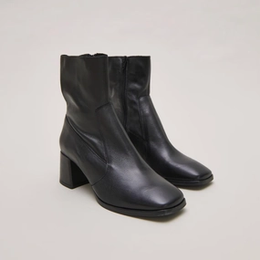 225- Argentat Cuir Noir Jonak women's stylish shoes with modern design