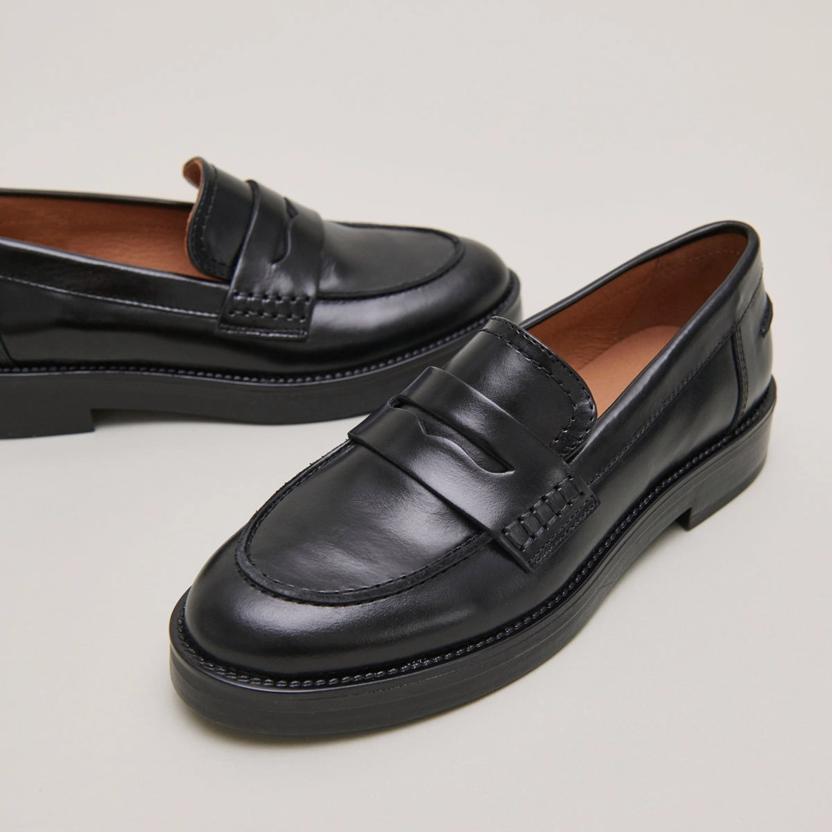 225- Mirna Cuir Noir Stylish Footwear