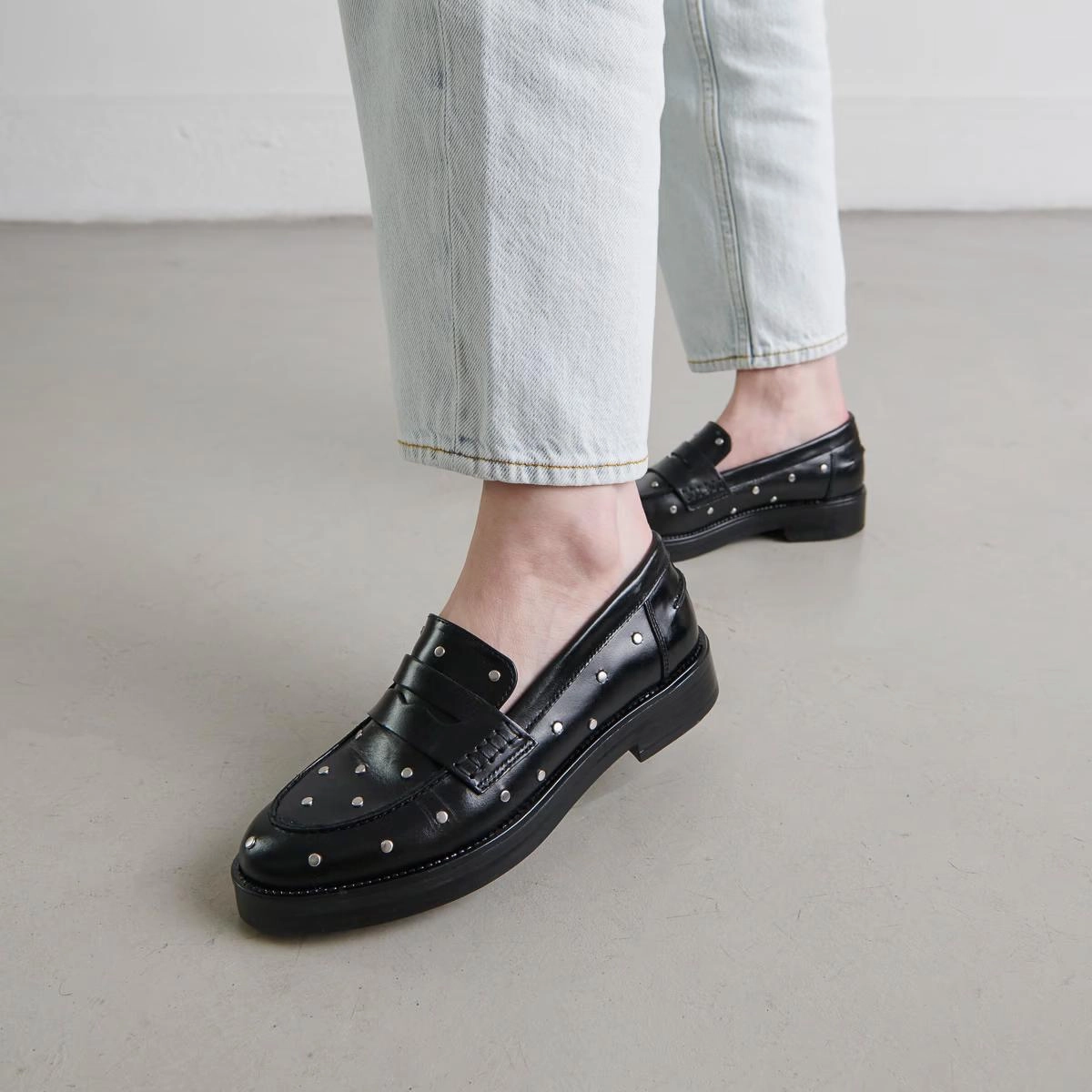 225- Mirnou Cuir Noir Jonak women's stylish shoes with modern design