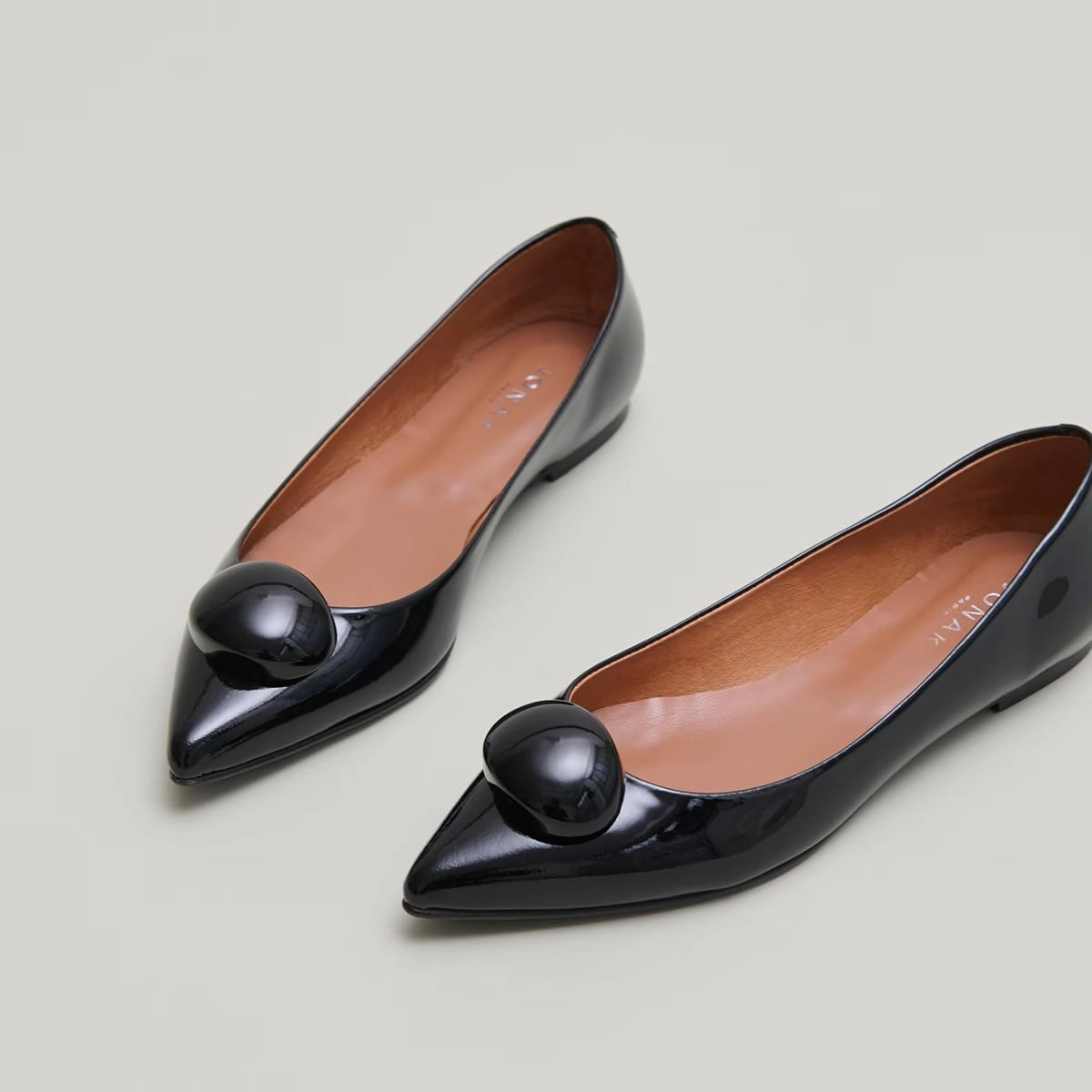 264- Dalido Vernis Noir Stylish Footwear