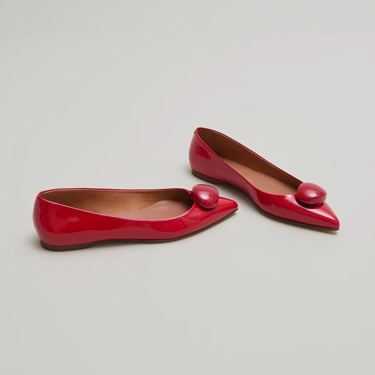 264- Dalido Vernis Rouge Jonak women's stylish shoes with modern design
