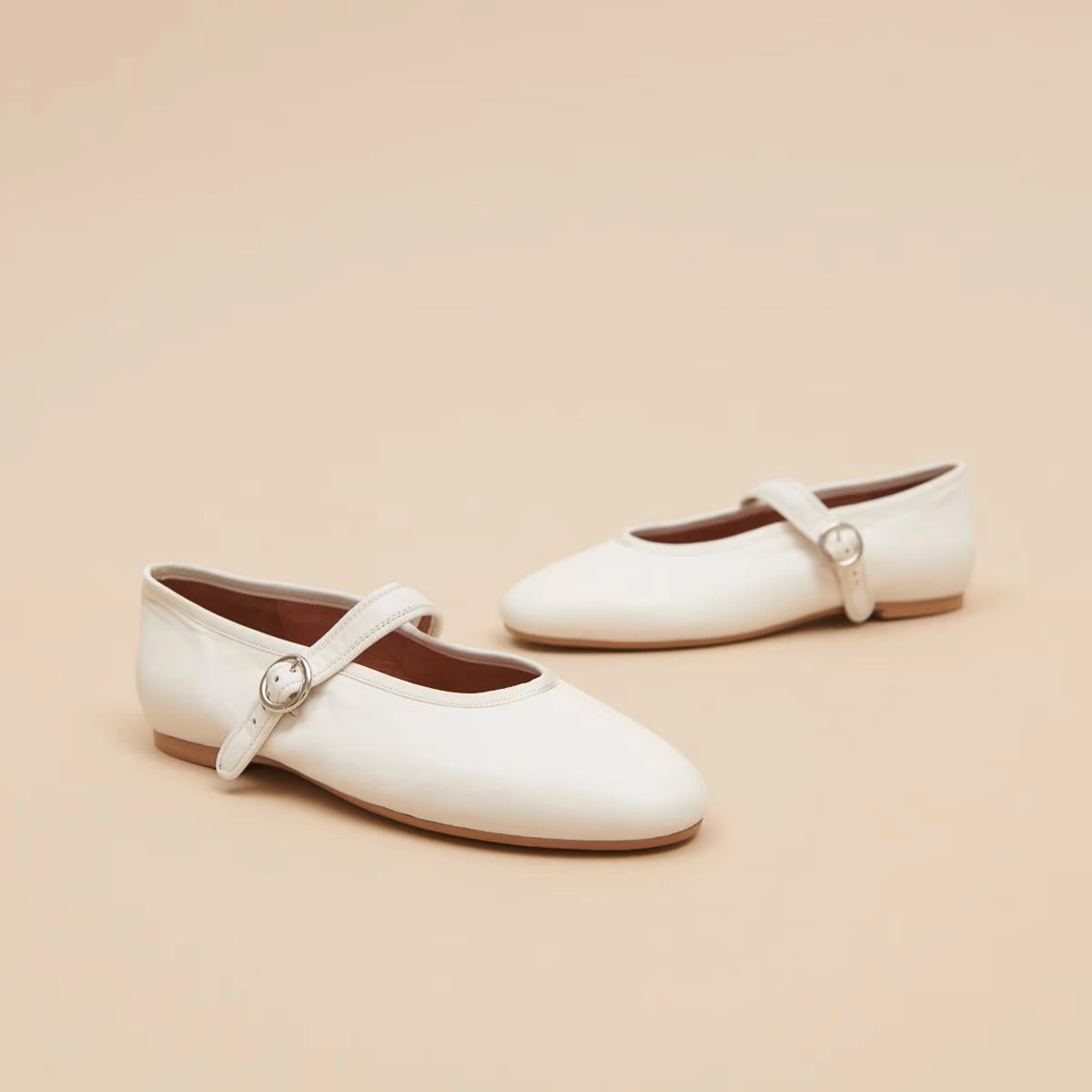 264- Deesse Cuir Ecru Jonak women's stylish shoes with modern design