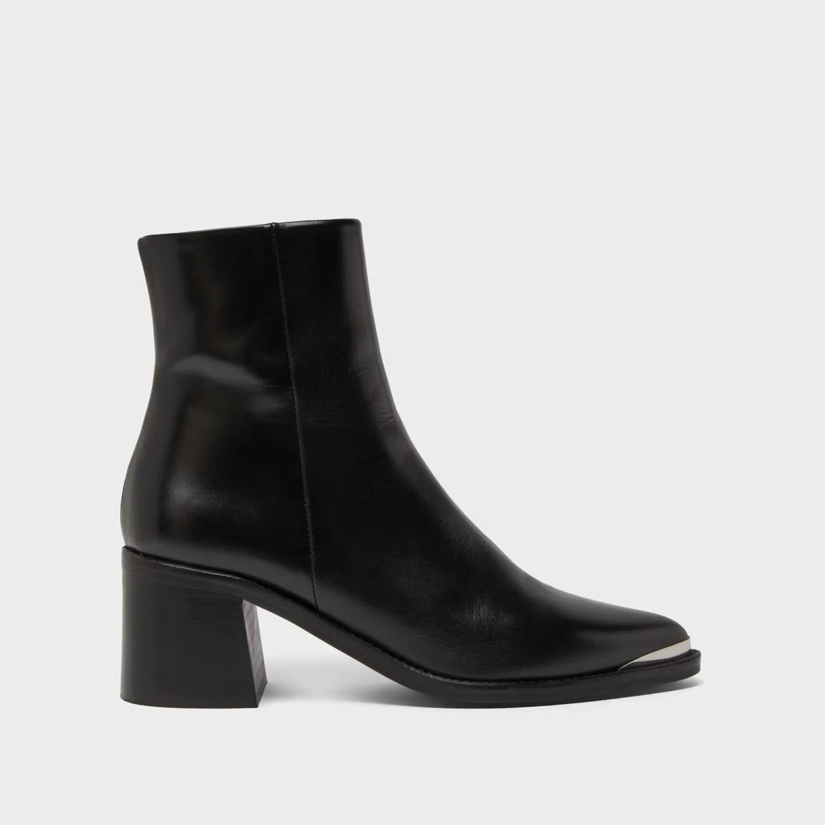 264- Delo Cuir Noir Stylish Footwear