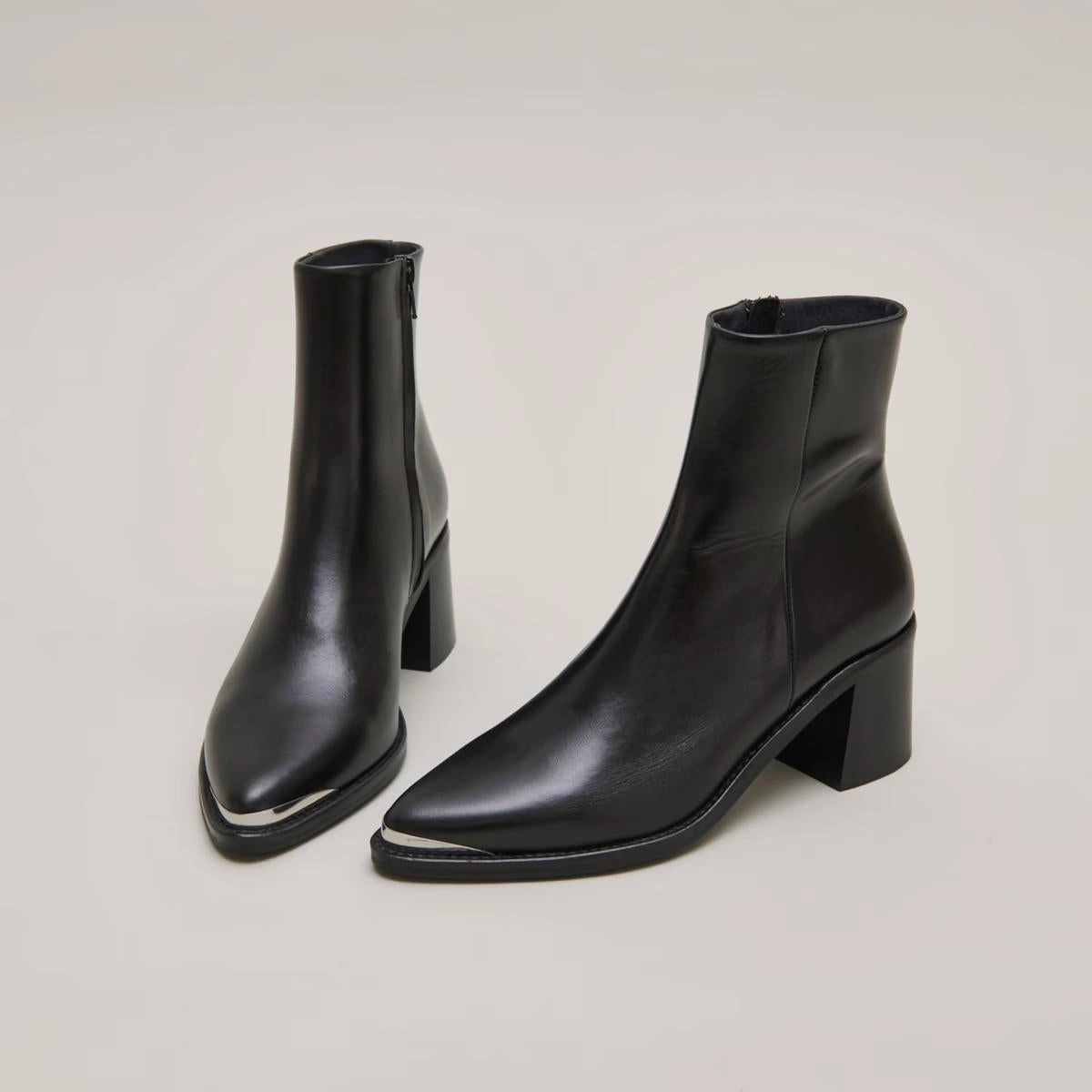 264- Delo Cuir Noir Jonak women's stylish shoes with modern design
