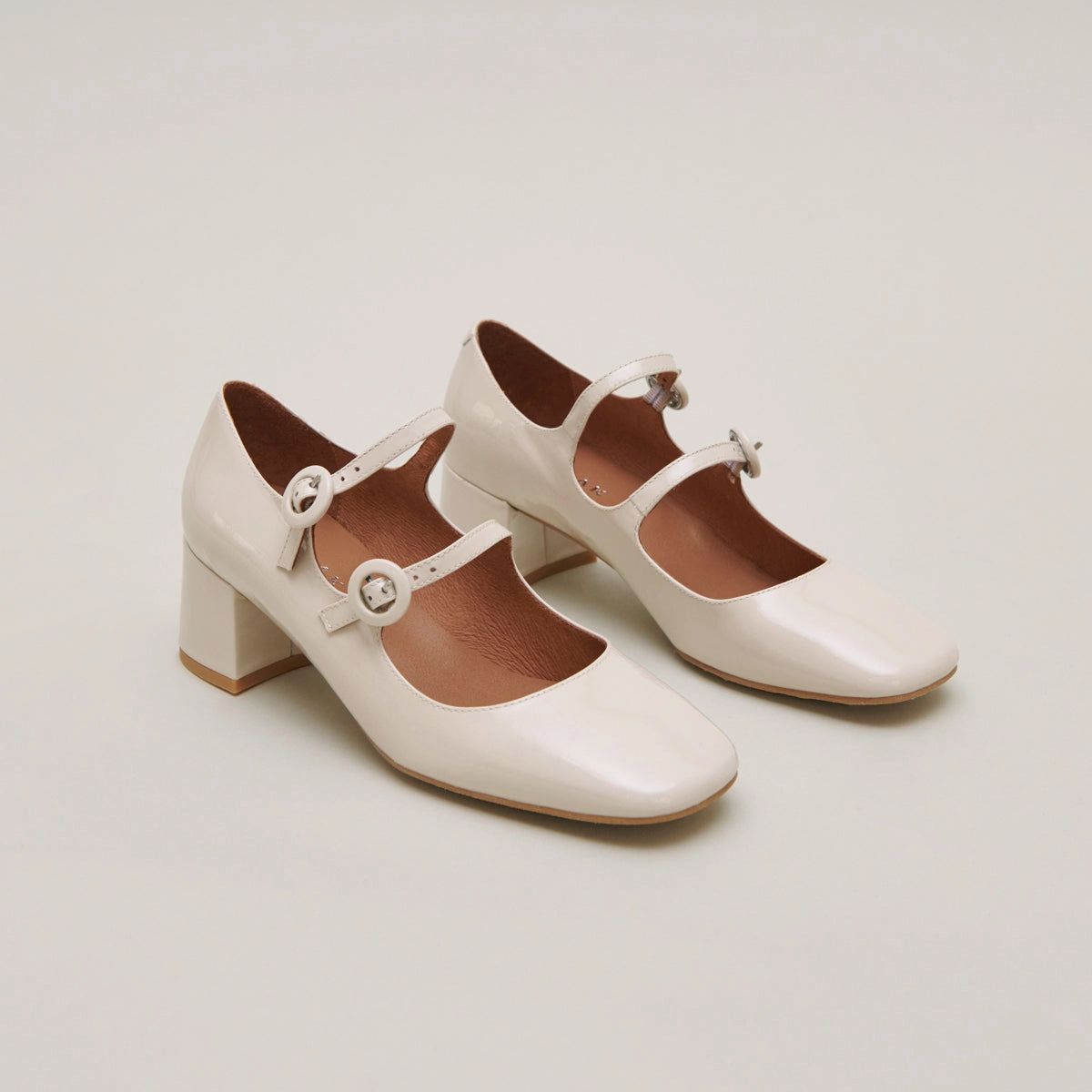 264- Delou Vernis Ecru Jonak women's stylish shoes with modern design
