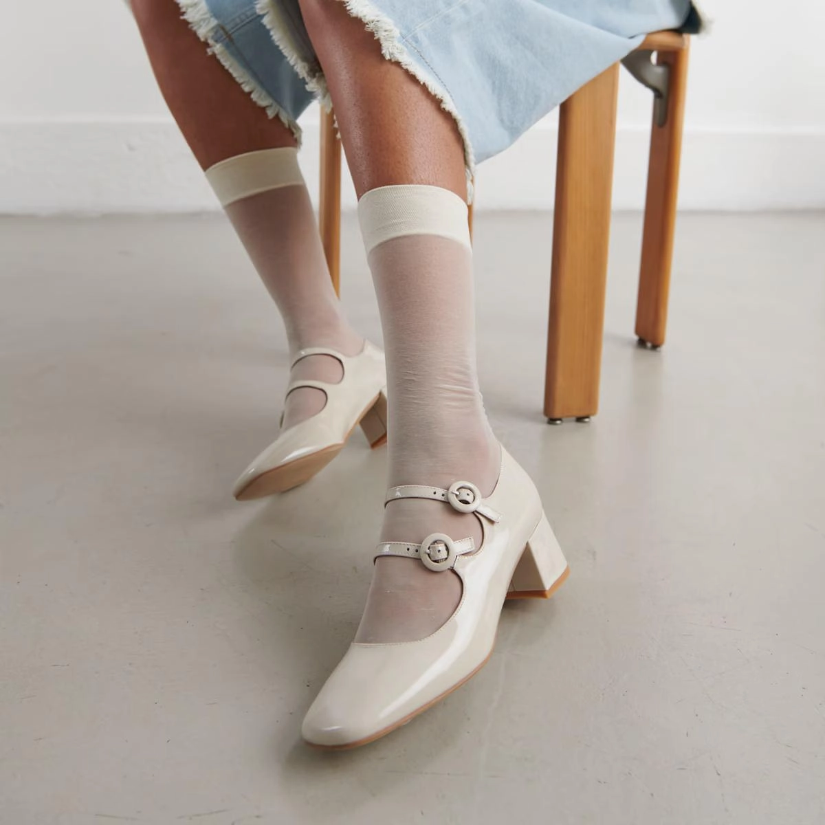 264- Delou Vernis Ecru Stylish Footwear