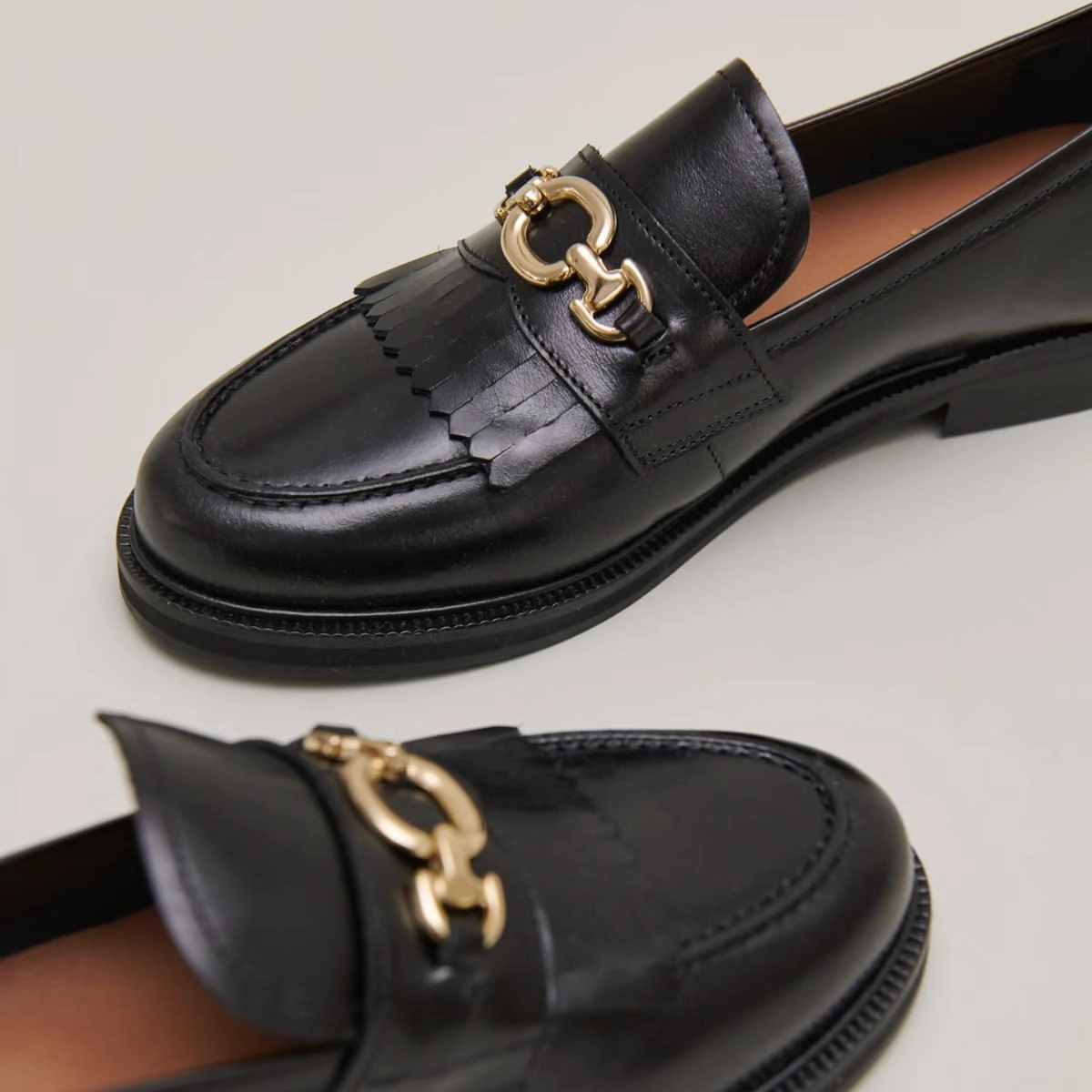 264- Delphes Cuir Noir Stylish Footwear