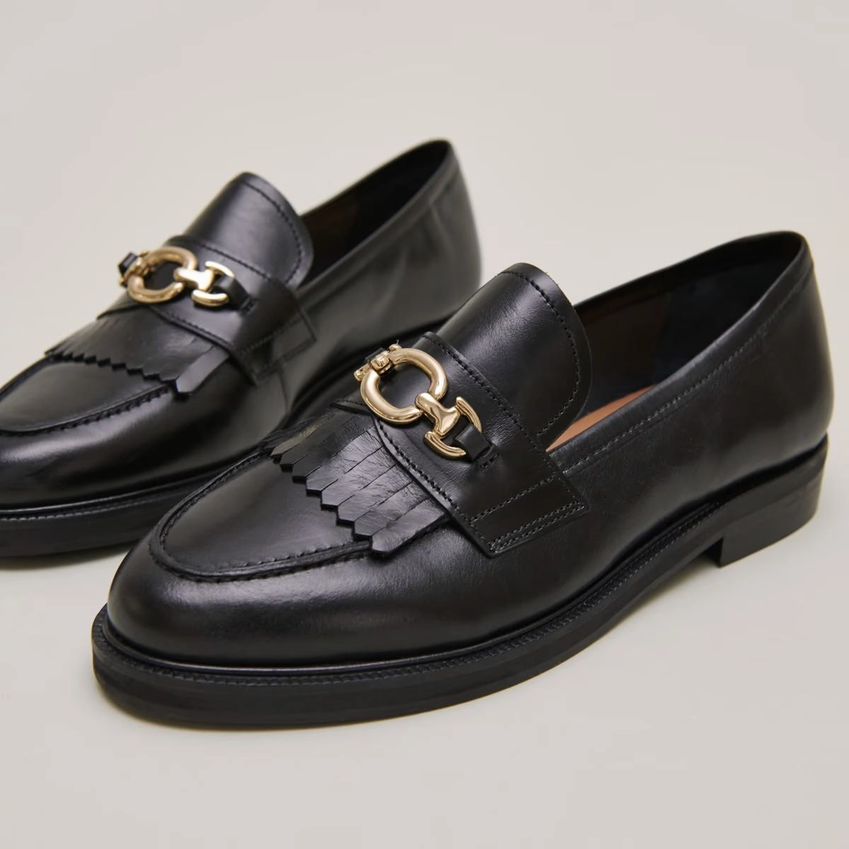264- Delphes Cuir Noir Stylish Footwear
