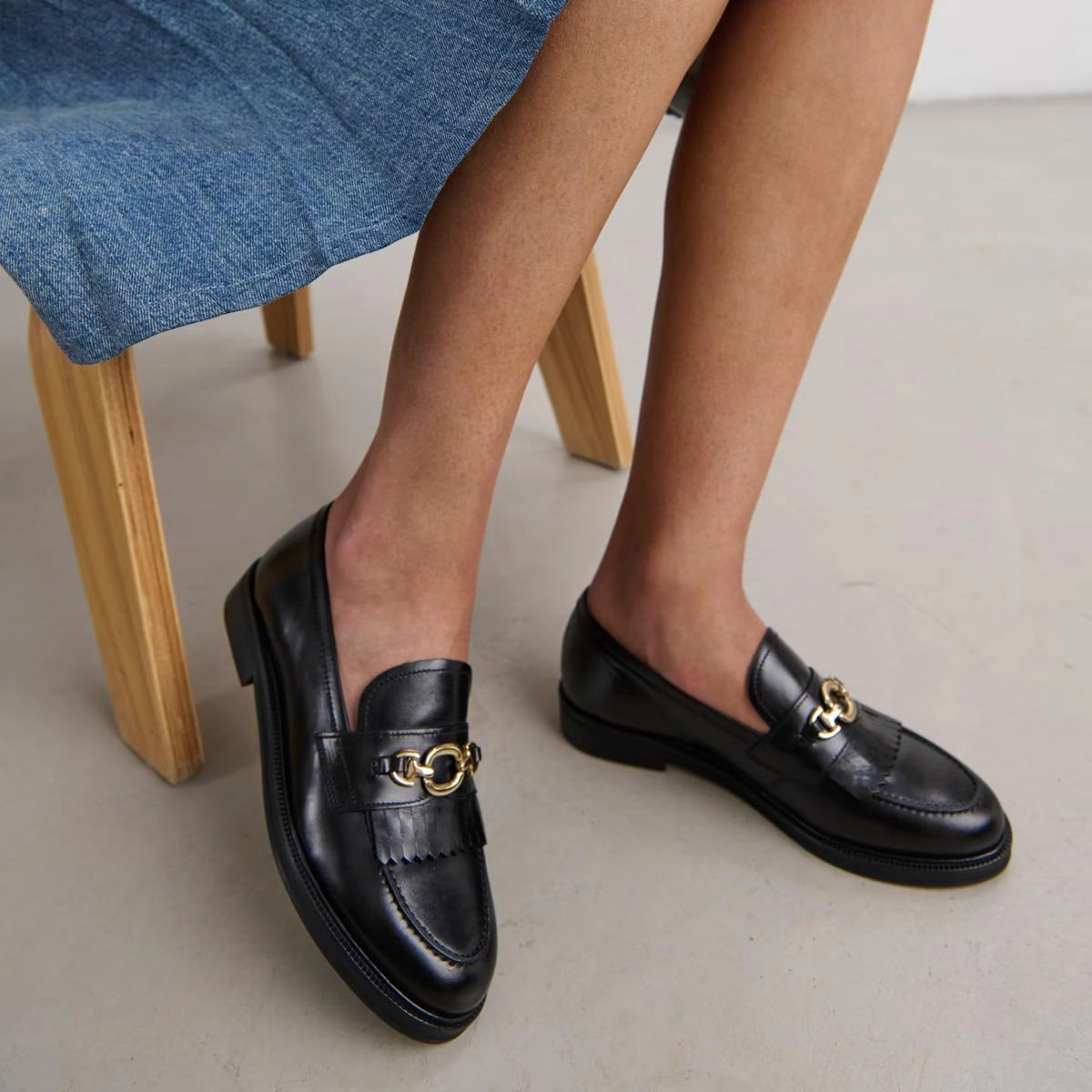 264- Delphes Cuir Noir Stylish Footwear