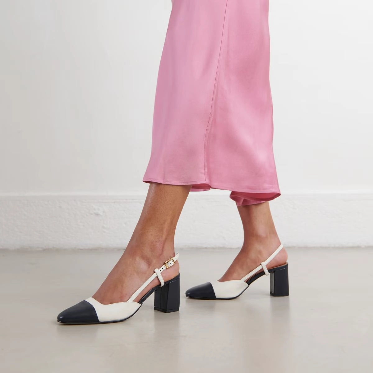 264- Dhapop Cuir Marine-ecru Stylish Footwear