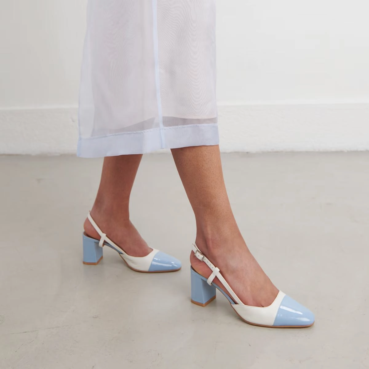 264- Dhapop Vernis/cuir Bleu-Ciel-ecru Jonak women's stylish shoes with modern design