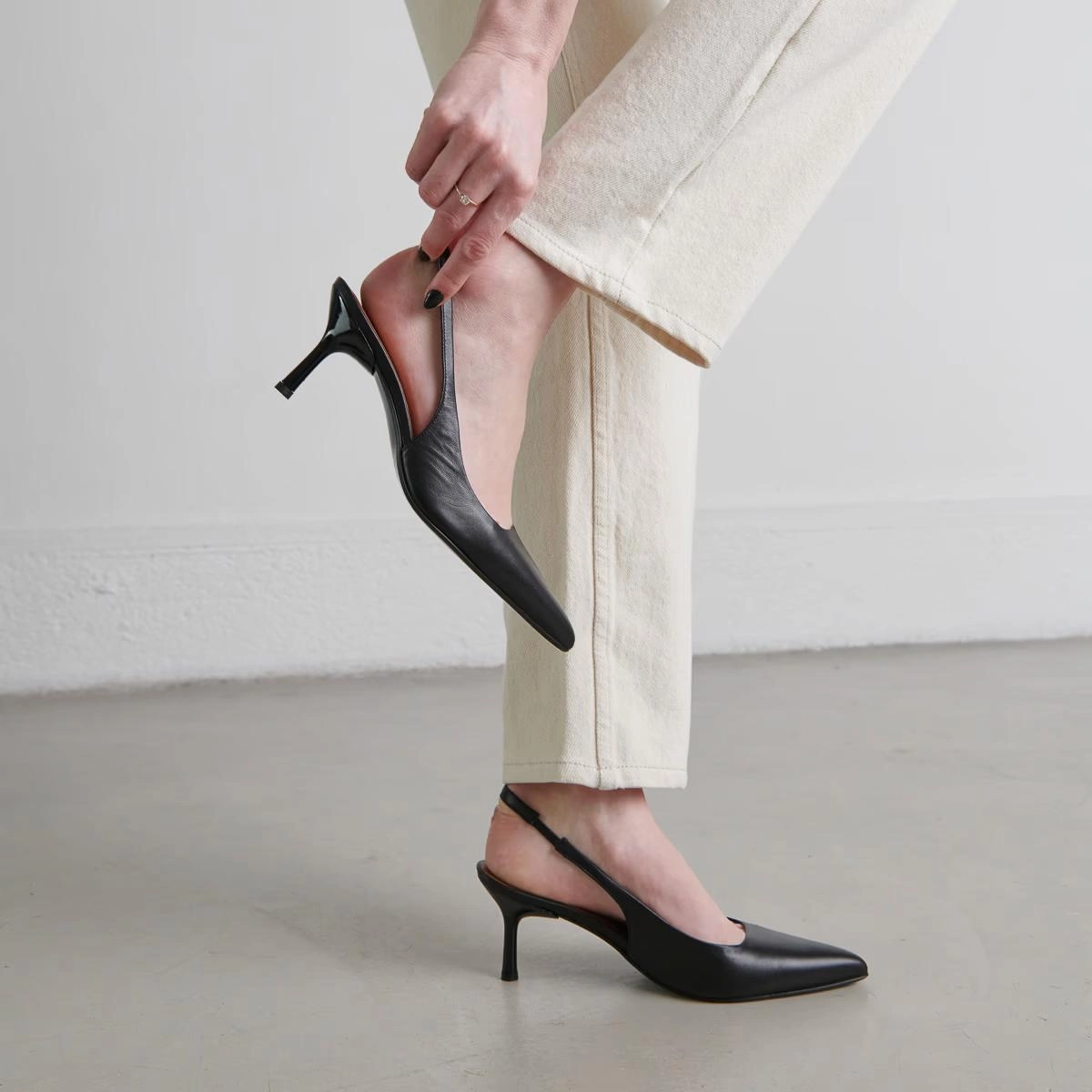 264- Diamantine Cuir Noir Jonak women's stylish shoes with modern design