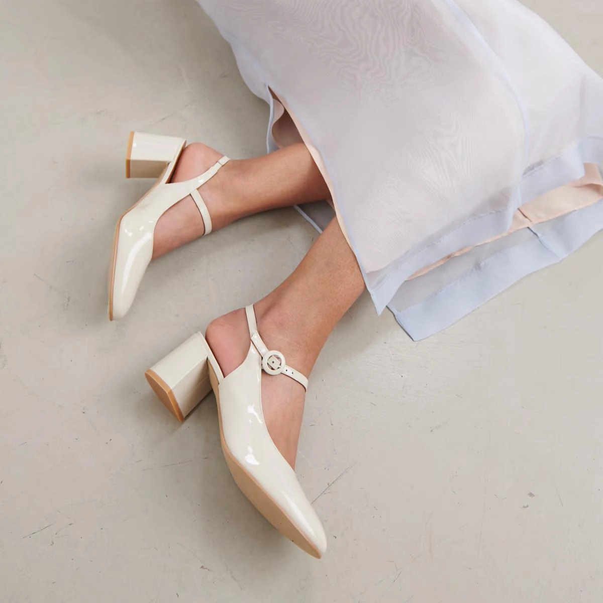 264- Dollar Vernis Ecru Stylish Footwear