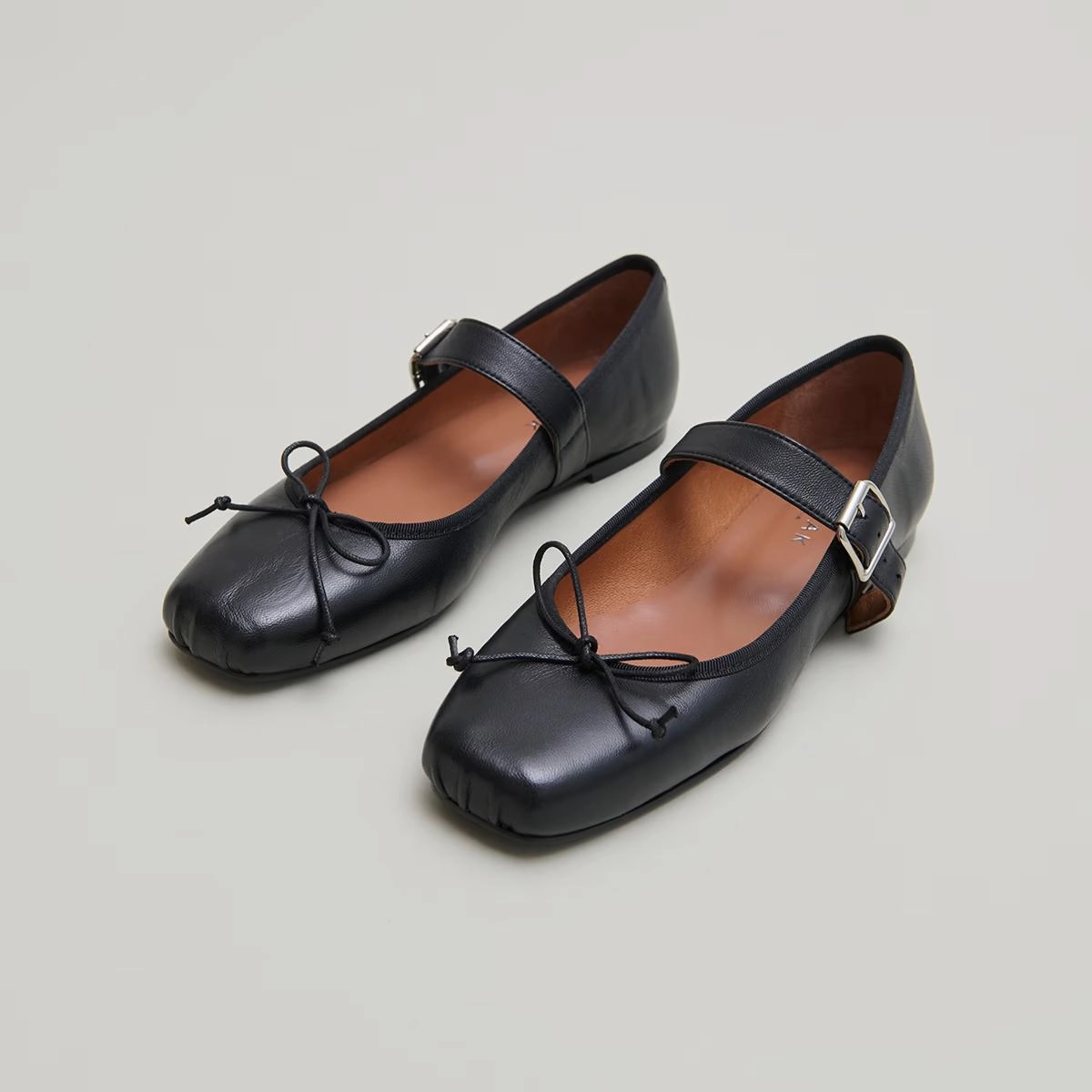 264- Dominante Cuir Noir Stylish Footwear