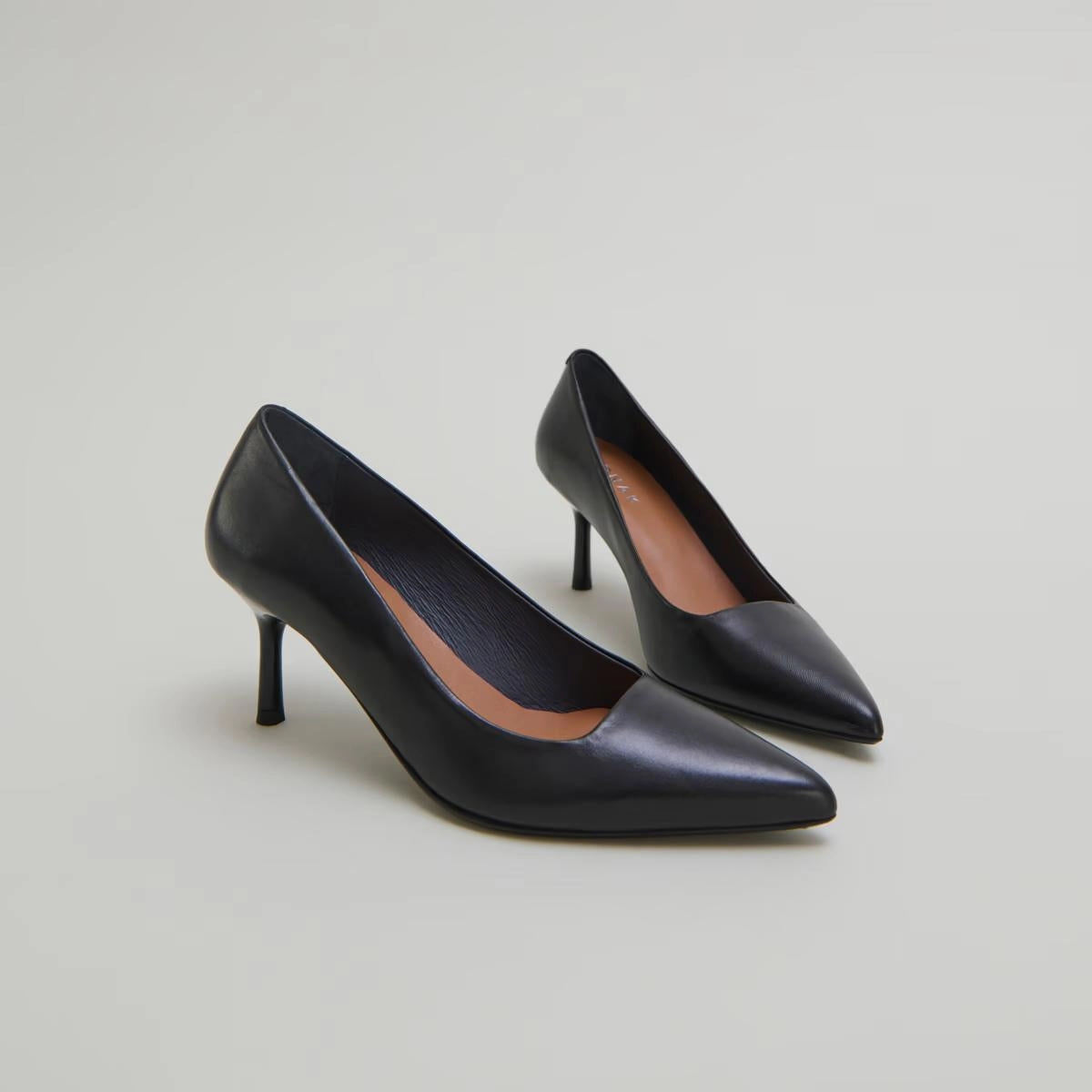264- Dundee Cuir Noir Jonak women's stylish shoes with modern design