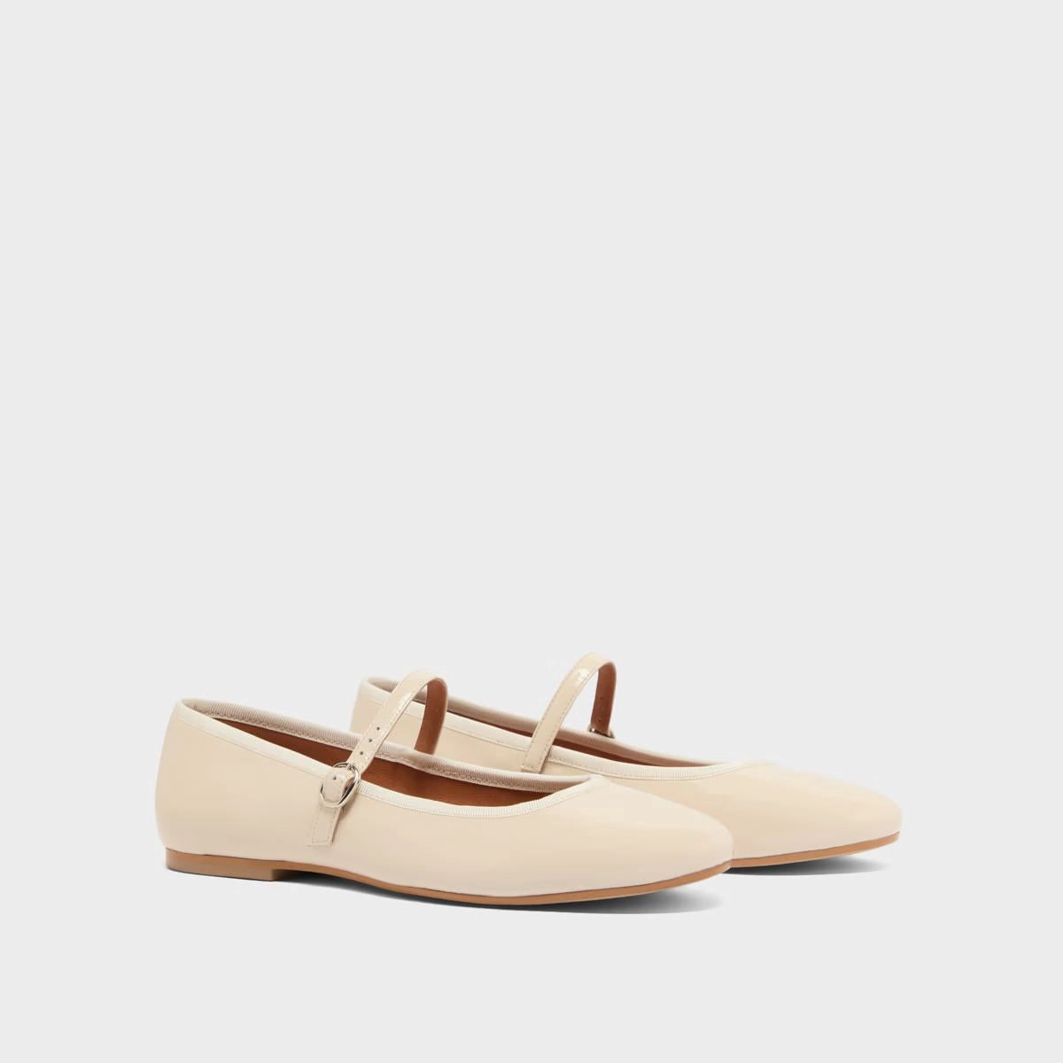 264-e Douceur Vernis Pliss Ecru Stylish Footwear