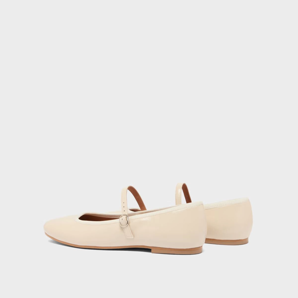264-e Douceur Vernis Pliss Ecru Stylish Footwear