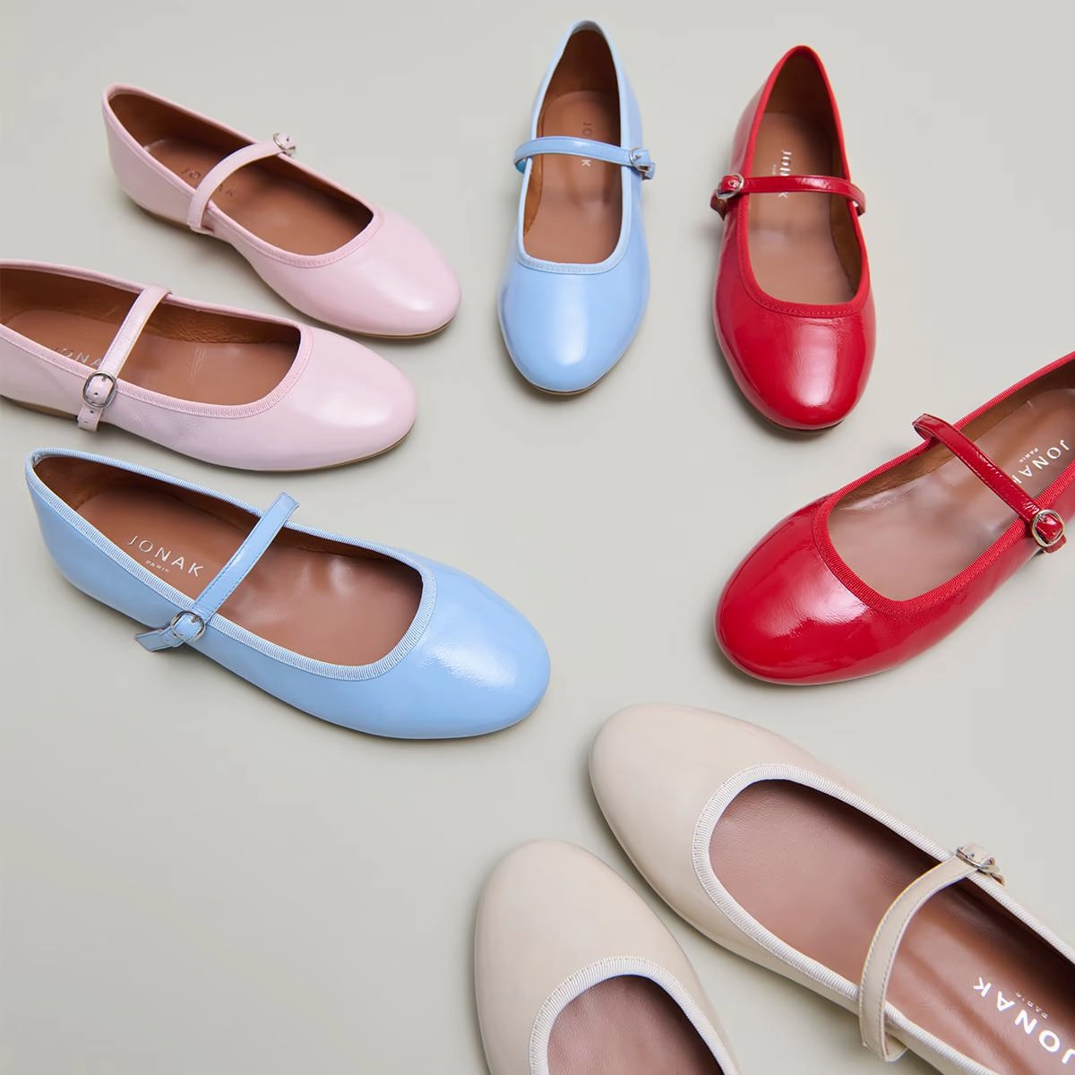 264-e Douceur Vernis Pliss Ecru Stylish Footwear