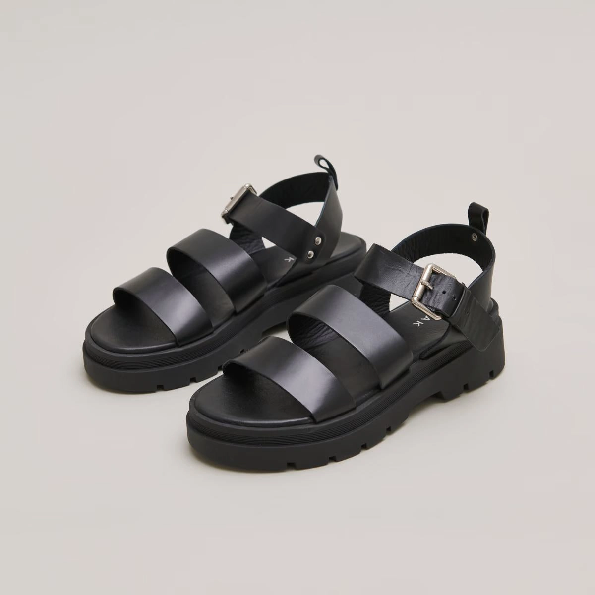 388- Priame Cuir Noir Stylish Footwear