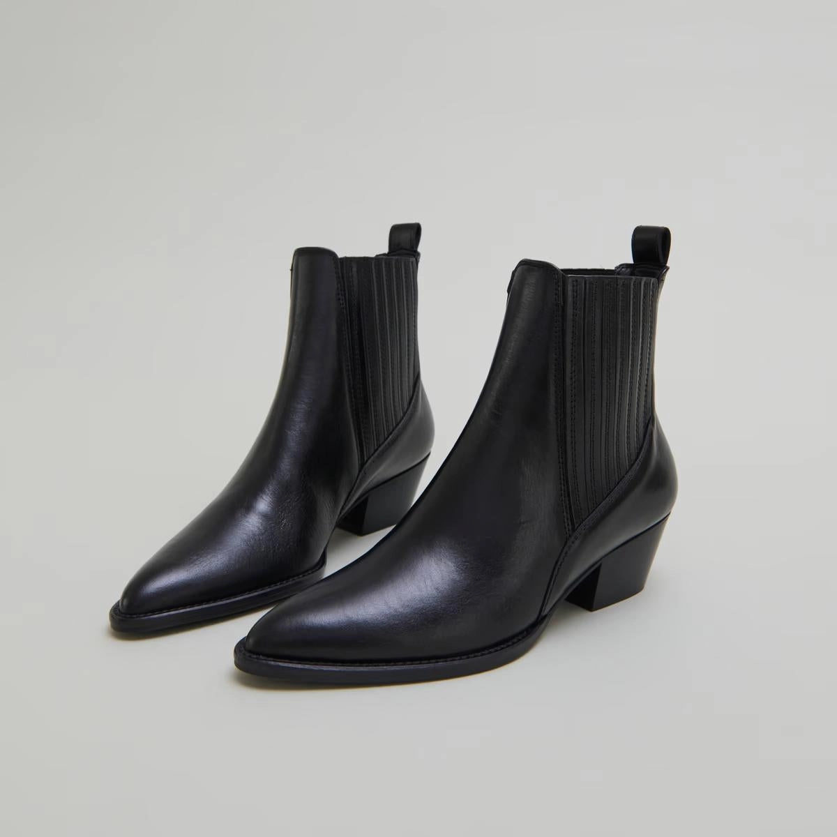 429- Bailey Cuir Noir Jonak women's stylish shoes with modern design