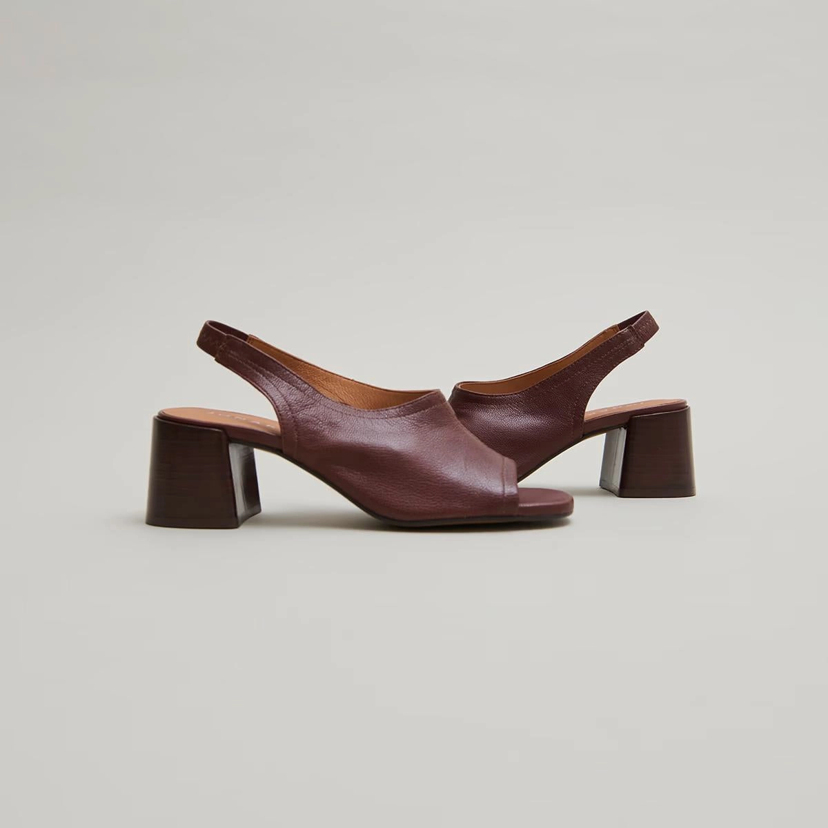 429- Brownie B Cuir Marron Jonak women's stylish shoes with modern design