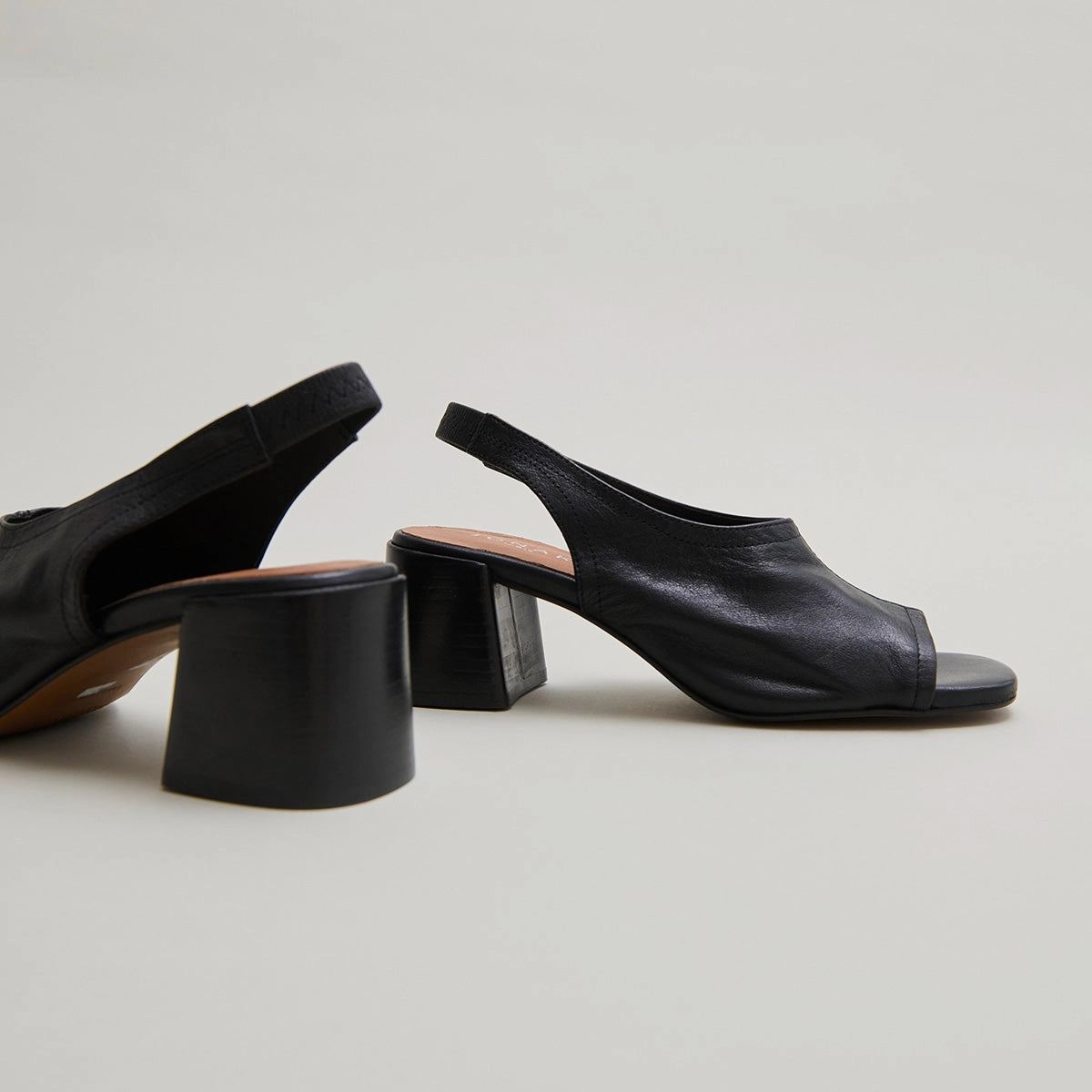 429- Brownie Cuir Noir Stylish Footwear