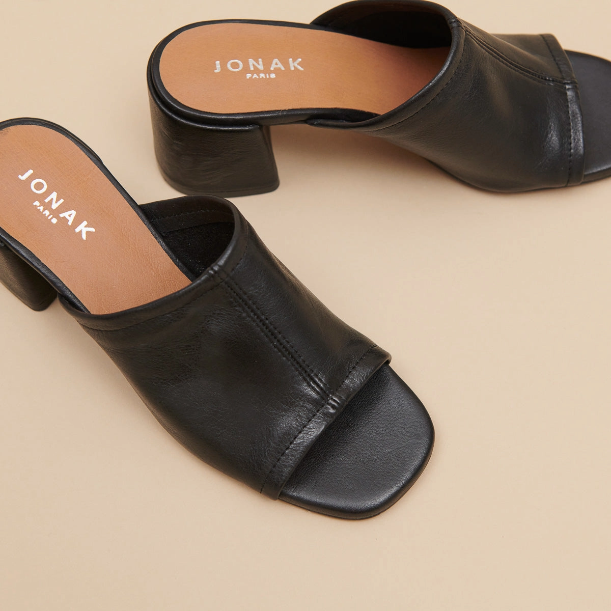 429- Butterfly Cuir Noir Stylish Footwear