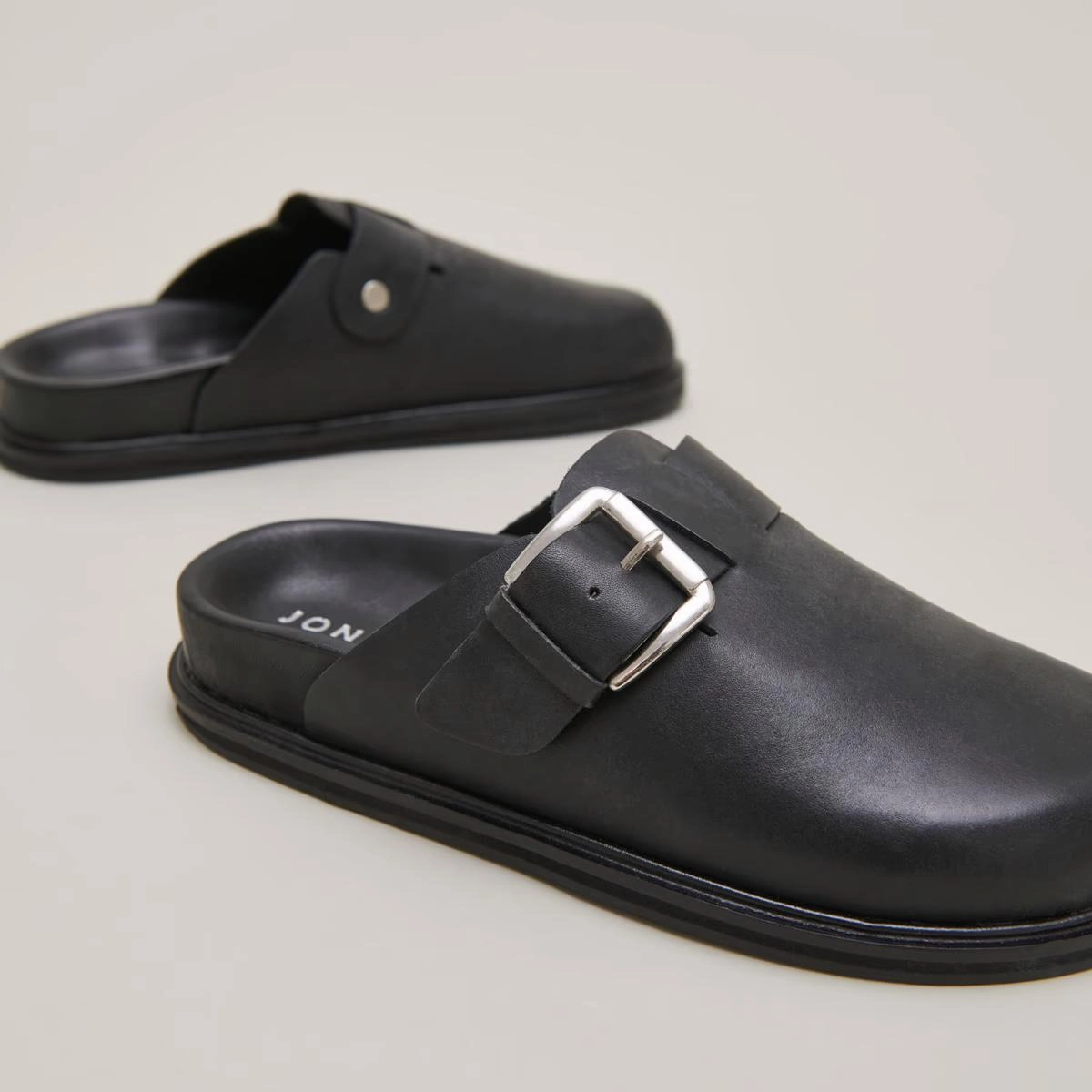 498- Woopi Cuir Noir Stylish Footwear