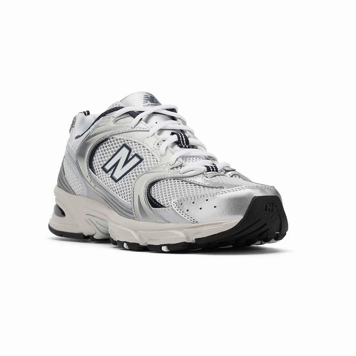 530 'Summer Fog' New Balance sneaker close-ups
