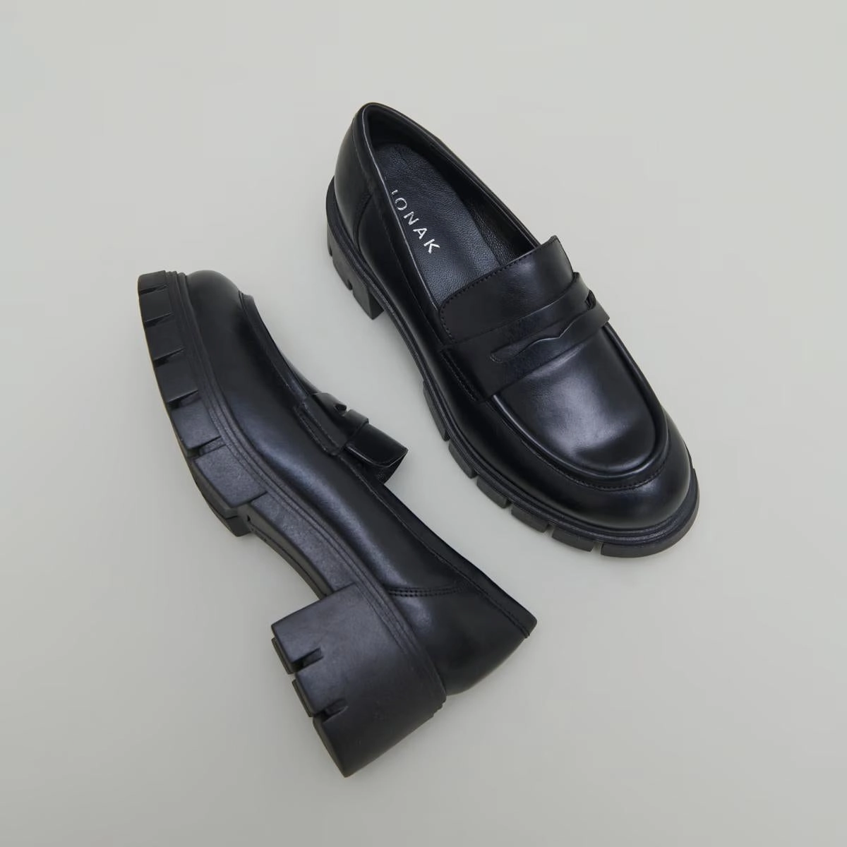 542- Aron Cuir Noir Stylish Footwear