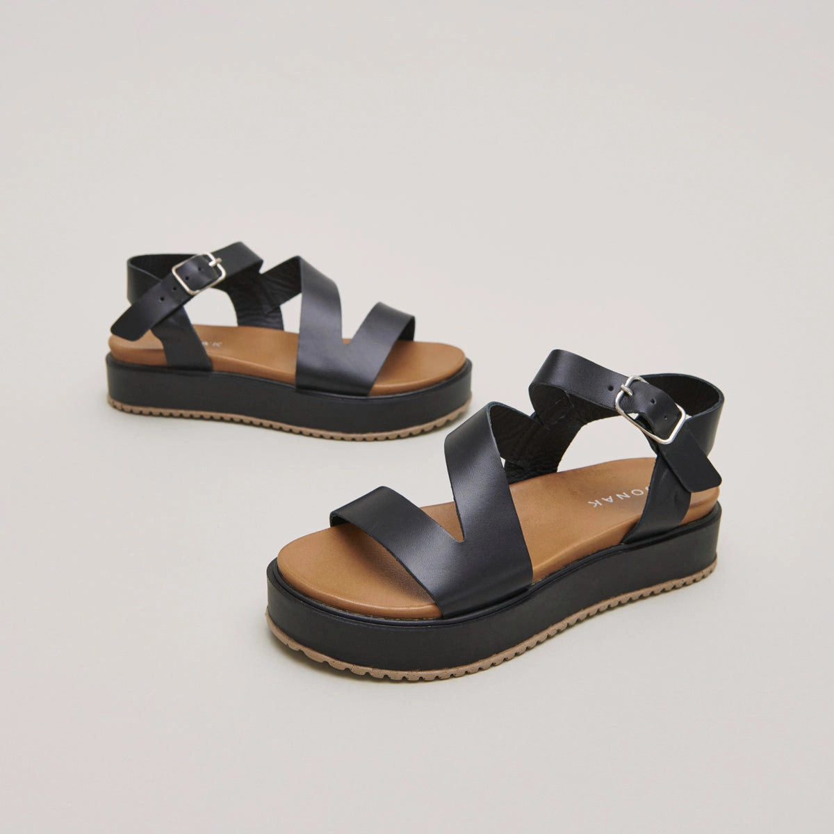 563- Isaure Cuir Noir Jonak women's stylish shoes with modern design